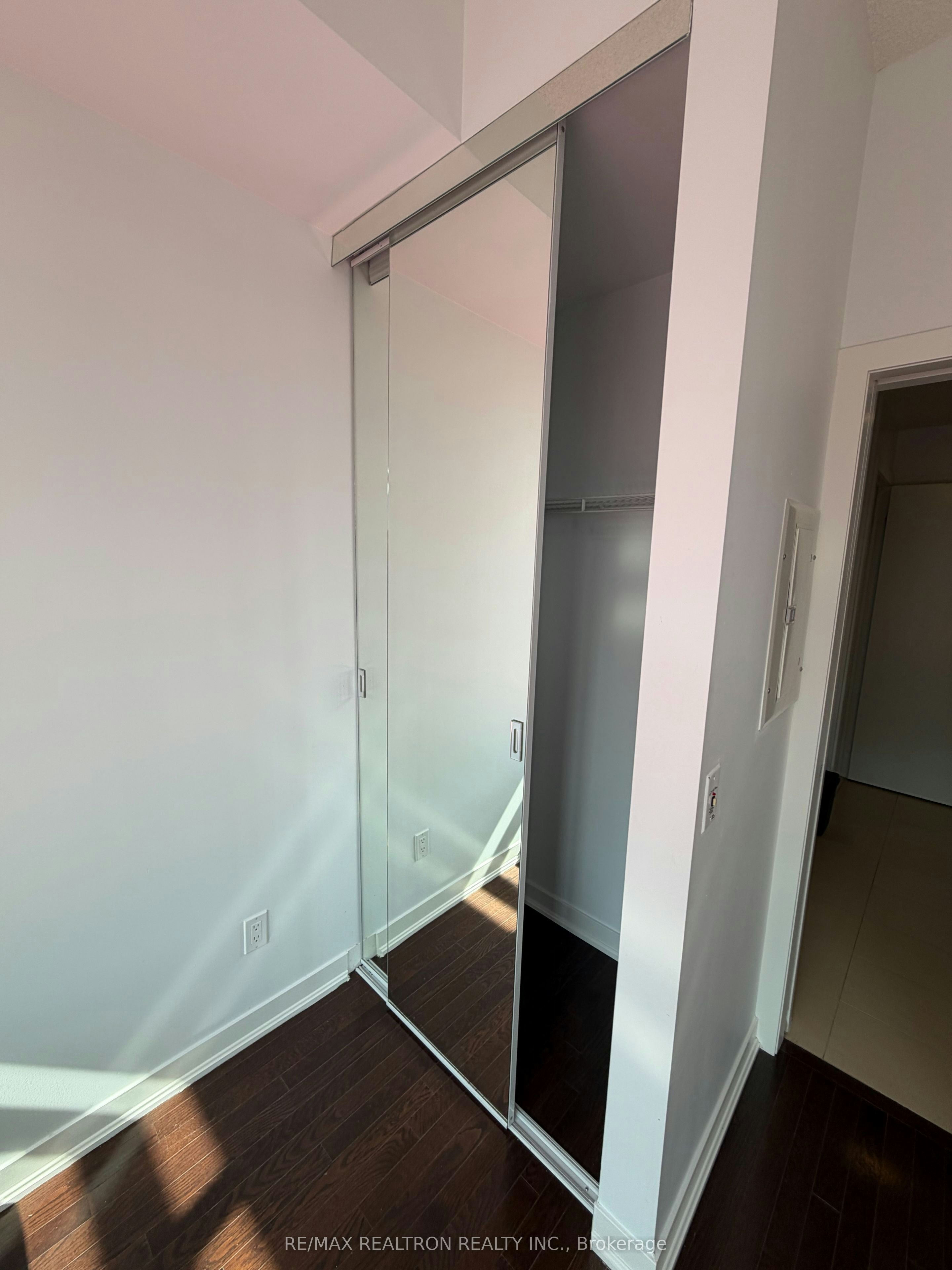 1611-770 Bay Street, Toronto, ON, M5G 0A6 - 28