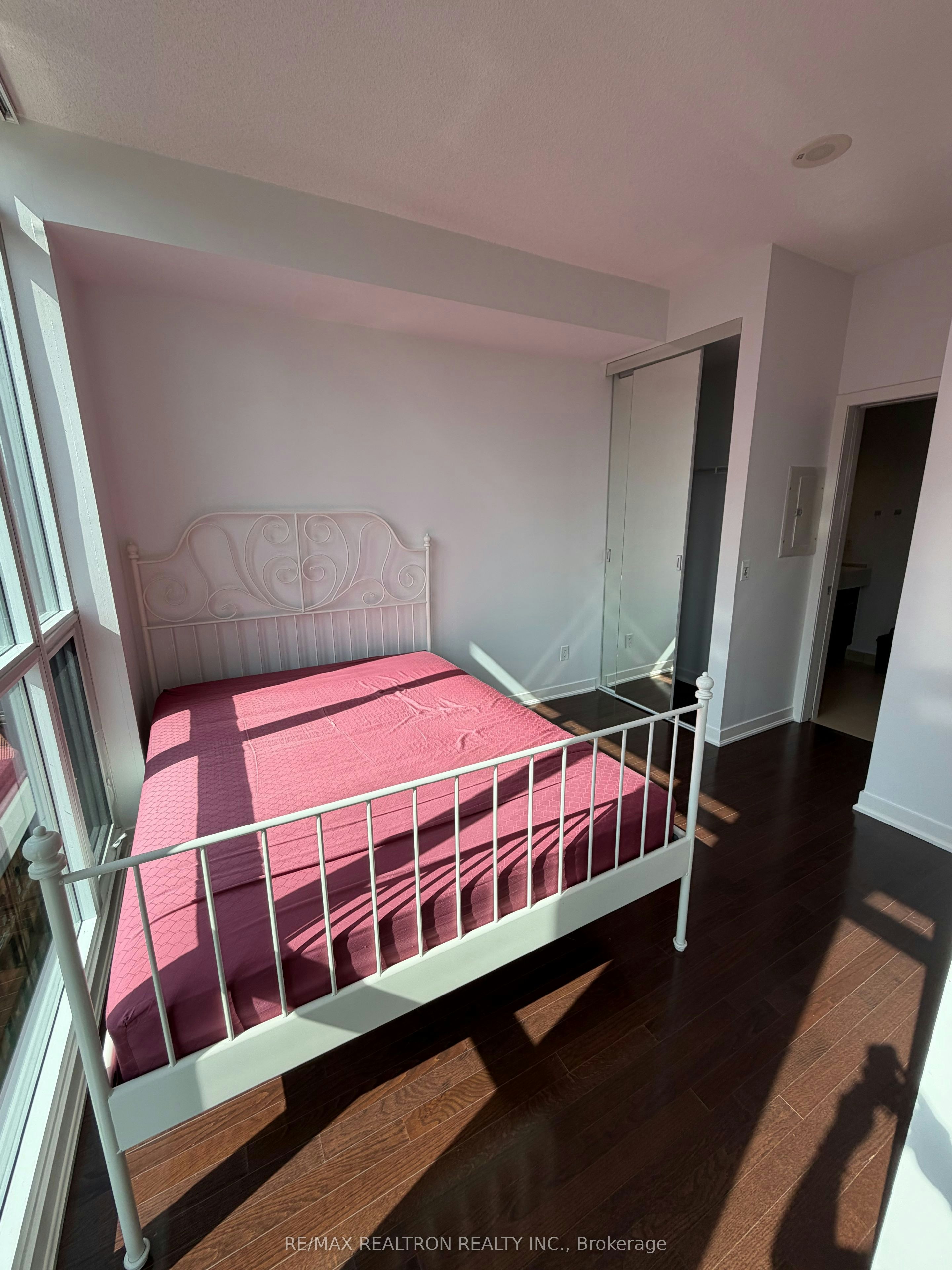 1611-770 Bay Street, Toronto, ON, M5G 0A6 - 21