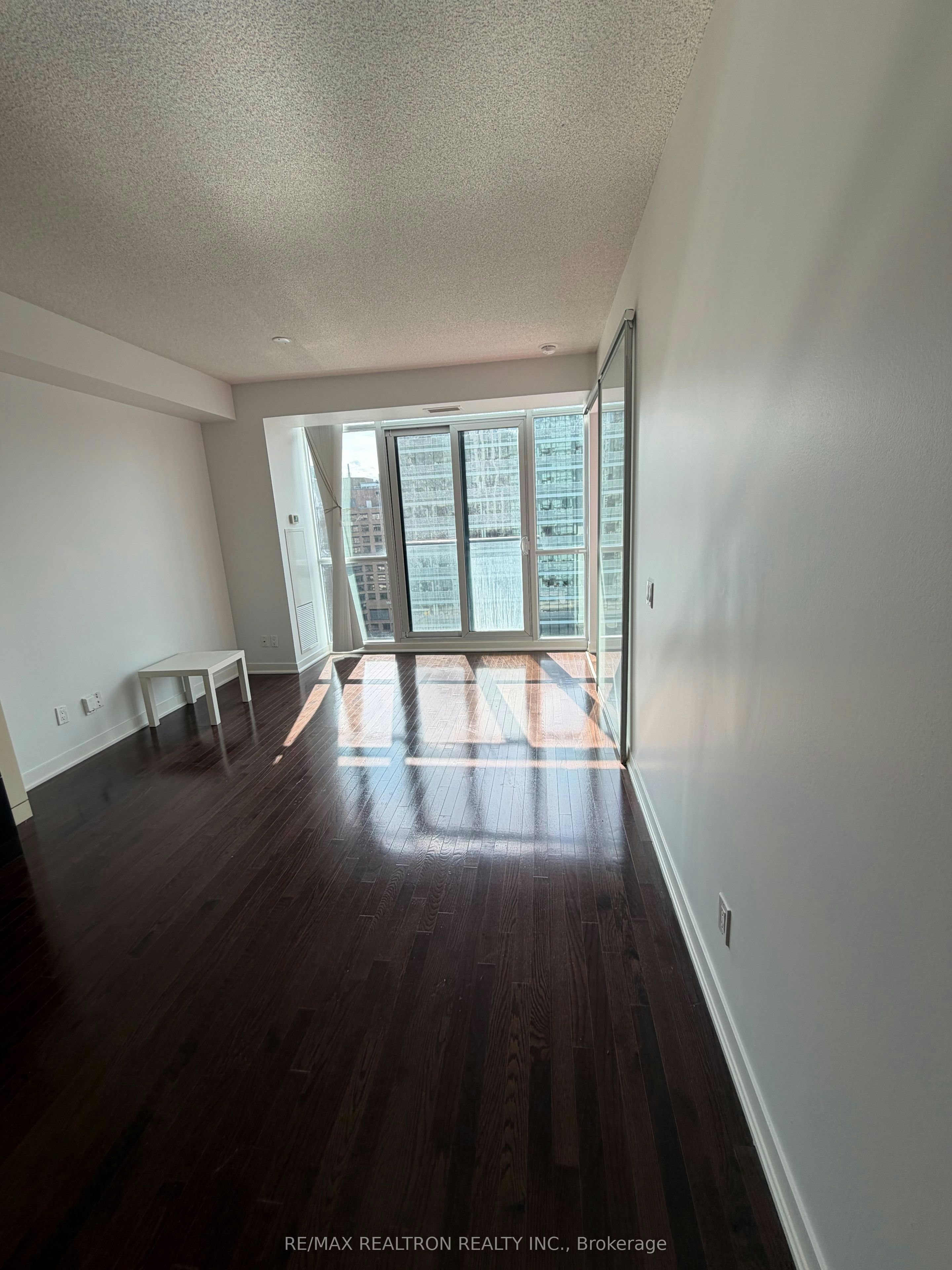 1611-770 Bay Street, Toronto, ON, M5G 0A6 - 25