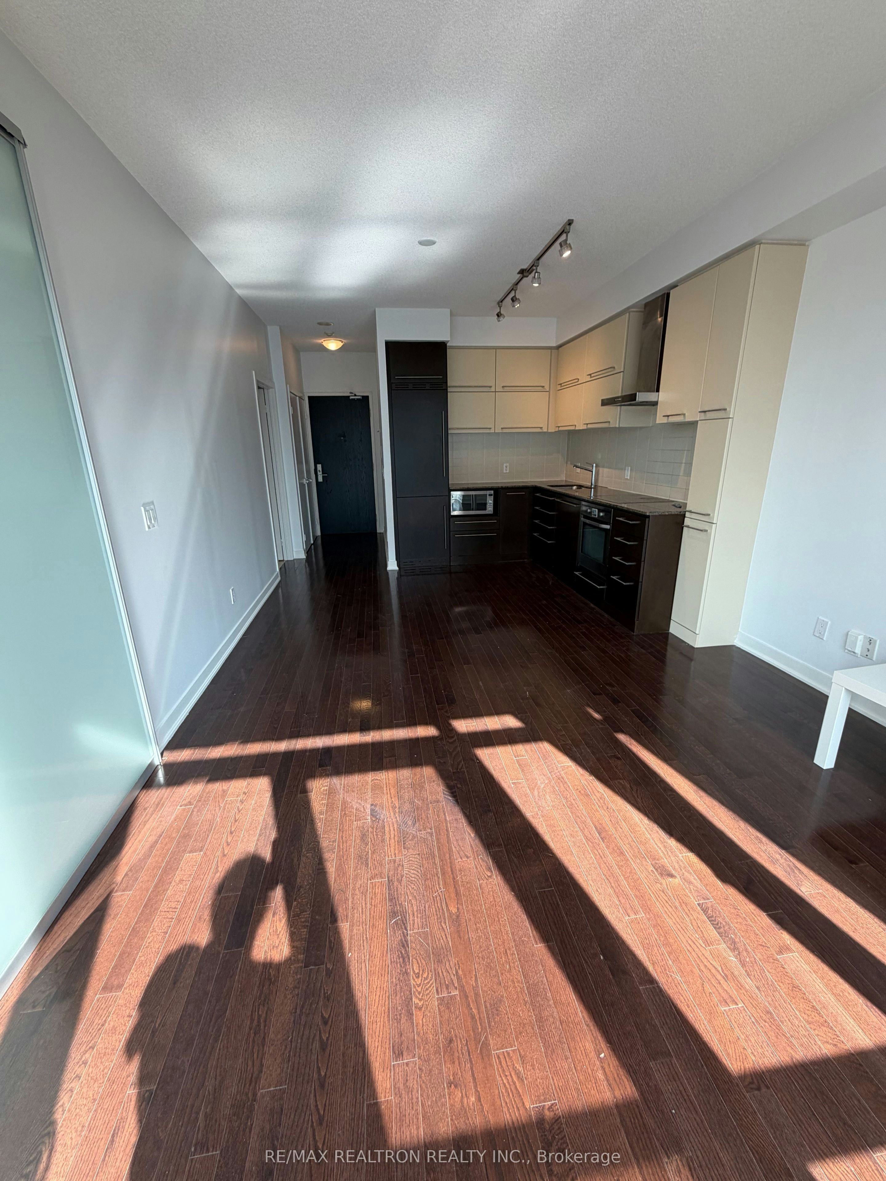 1611-770 Bay Street, Toronto, ON, M5G 0A6 - 26