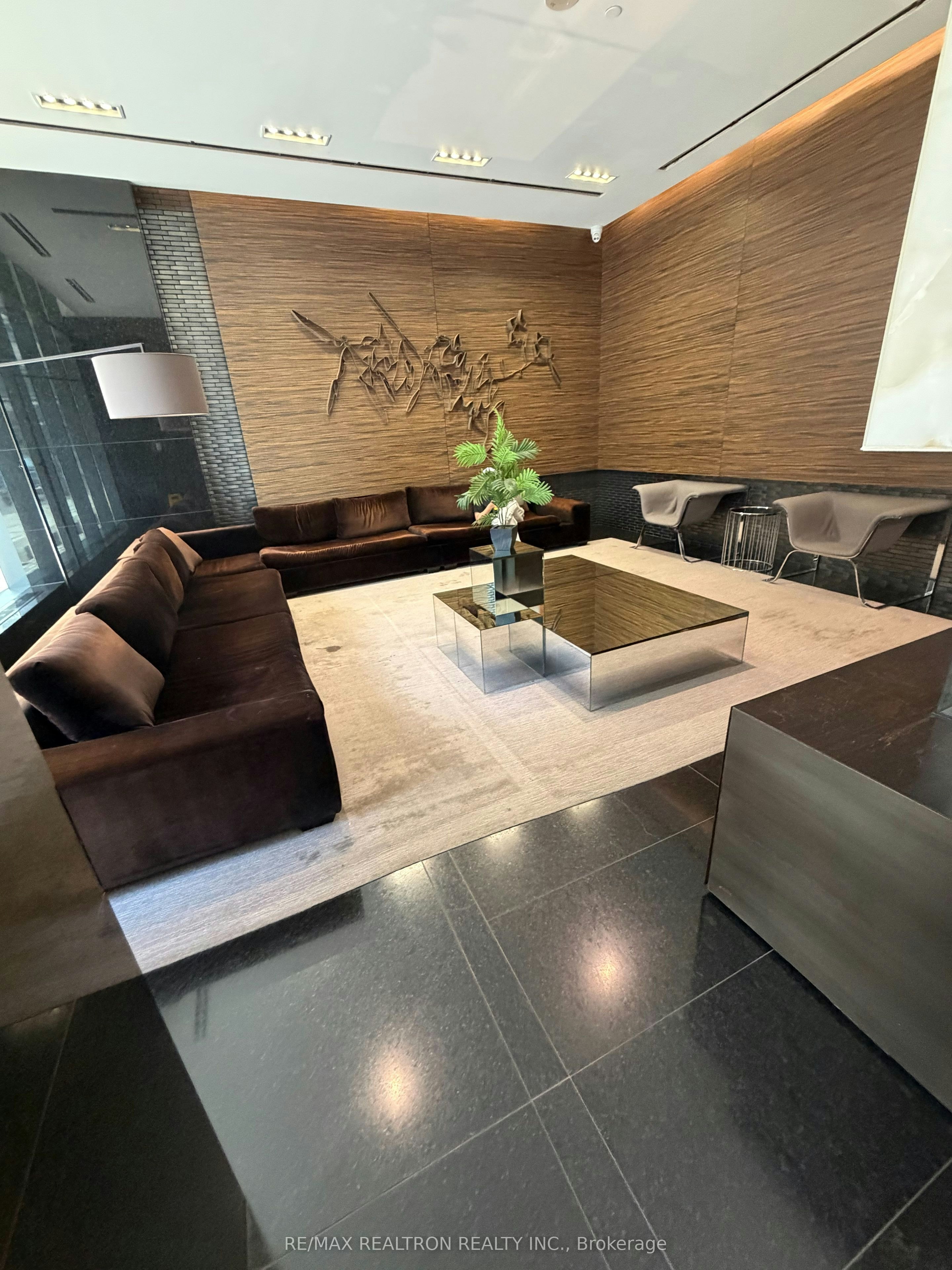 1611-770 Bay Street, Toronto, ON, M5G 0A6 - 2