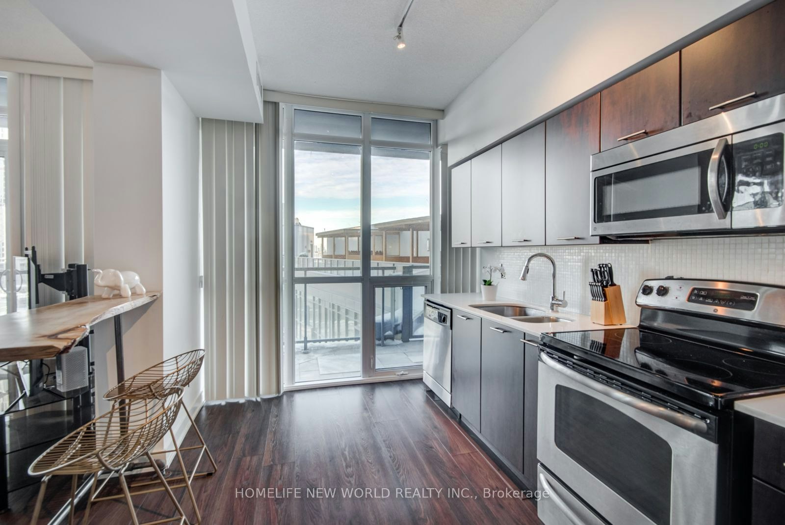 1012-169 Fort York Boulevard, Toronto, ON, M5V 0C8 - 10