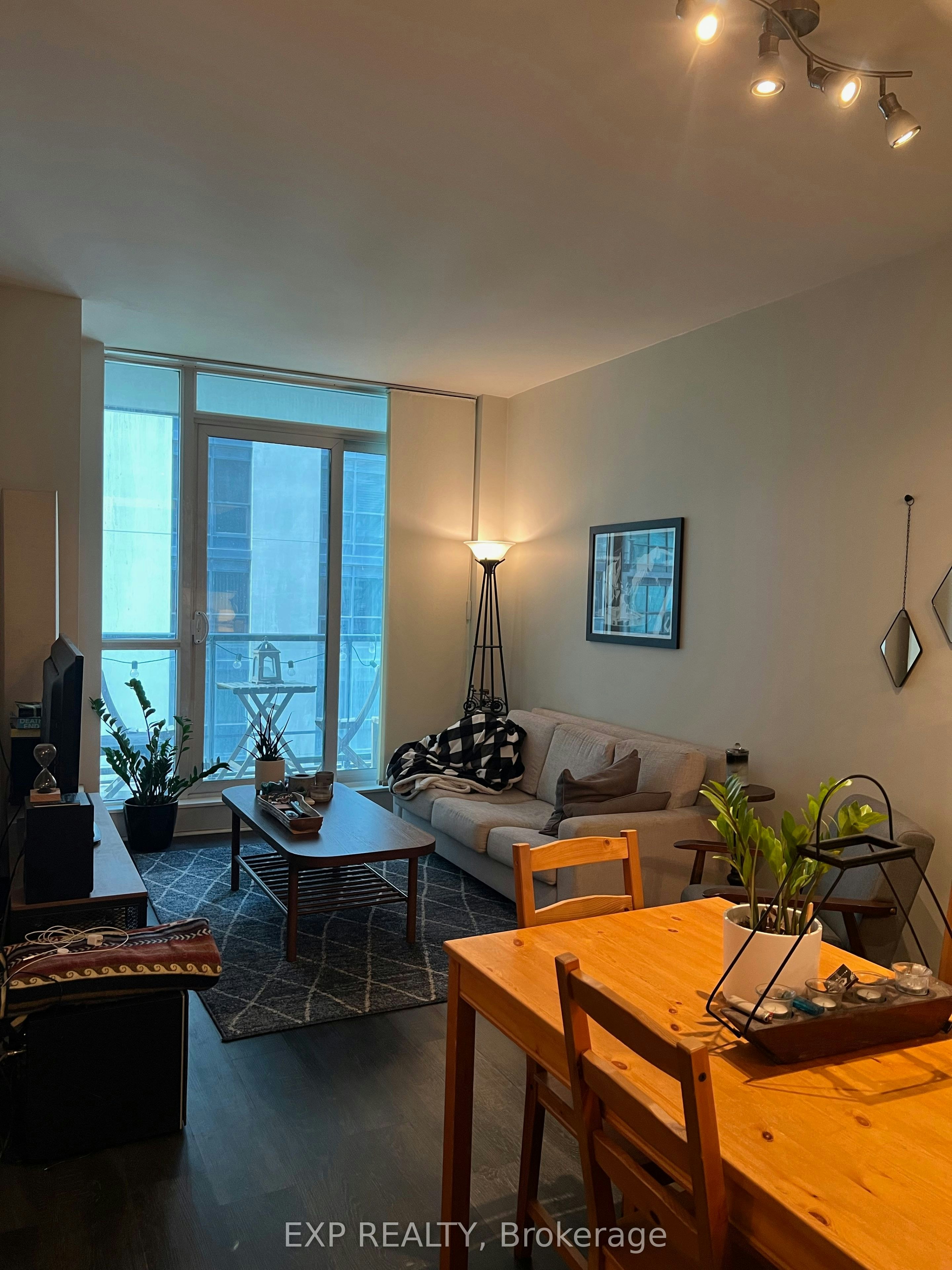702-38 The Esplanade N/A, Toronto, ON, M5E 1A5 - 3