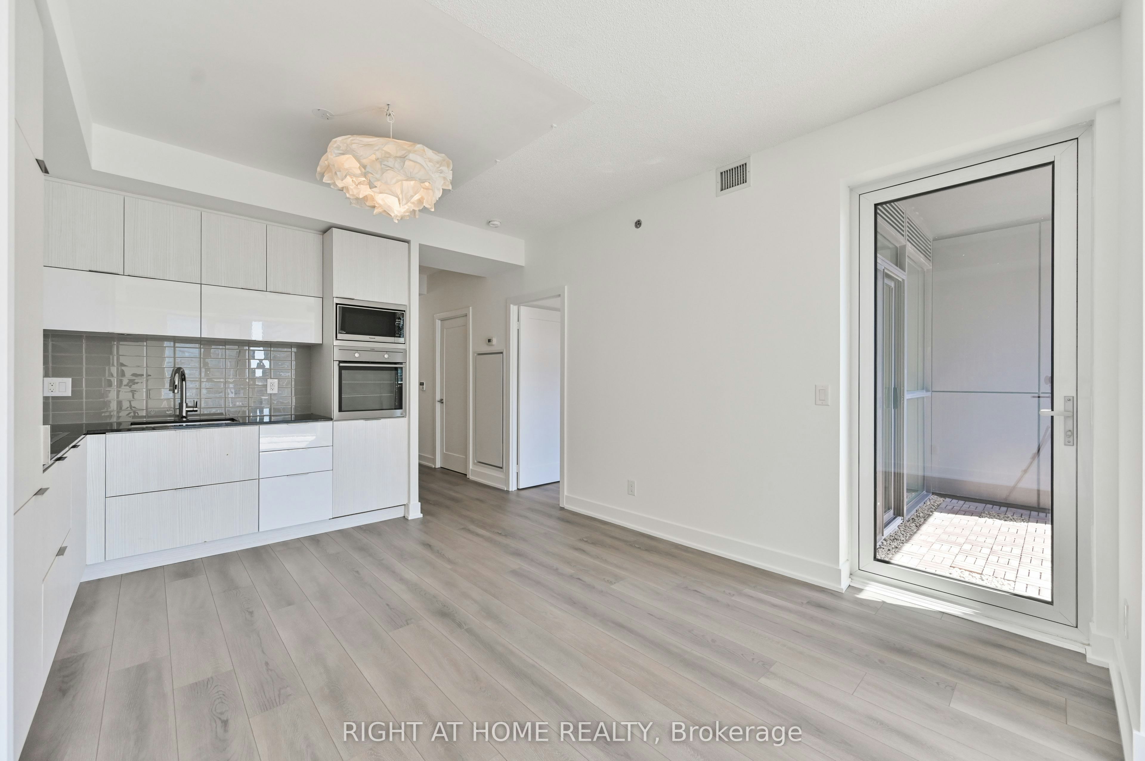 3506-318 Richmond Street W, Toronto, ON, M5V 0B4 - 5