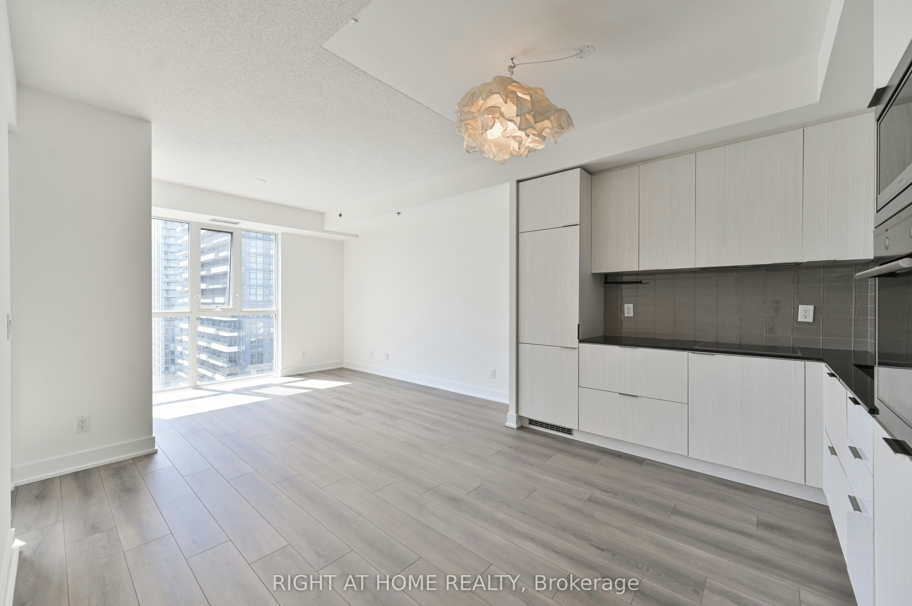 3506-318 Richmond Street W, Toronto, ON, M5V 0B4 - 2