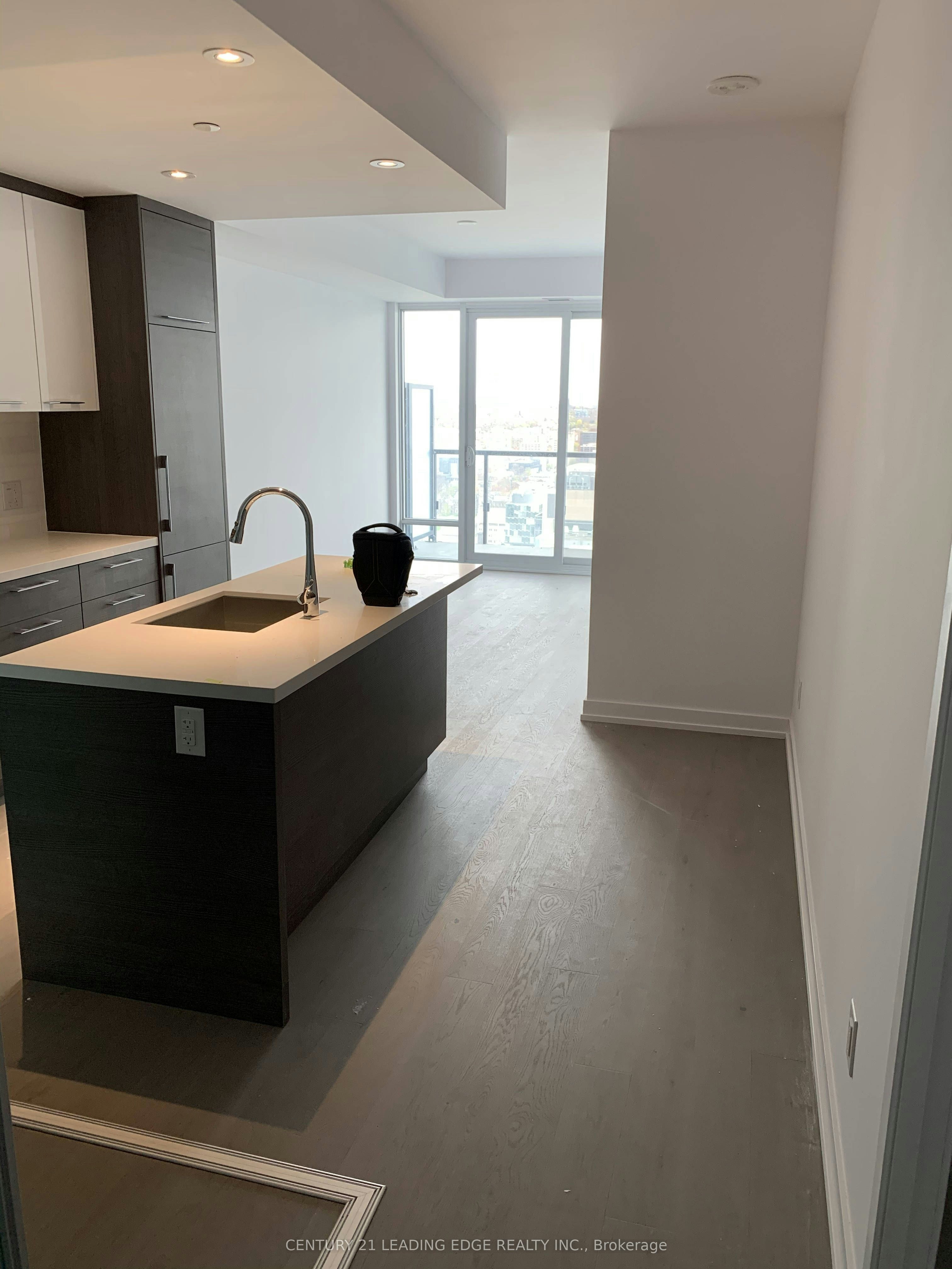 3301-488 University Avenue, Toronto, ON, M5G 0C1 - 4