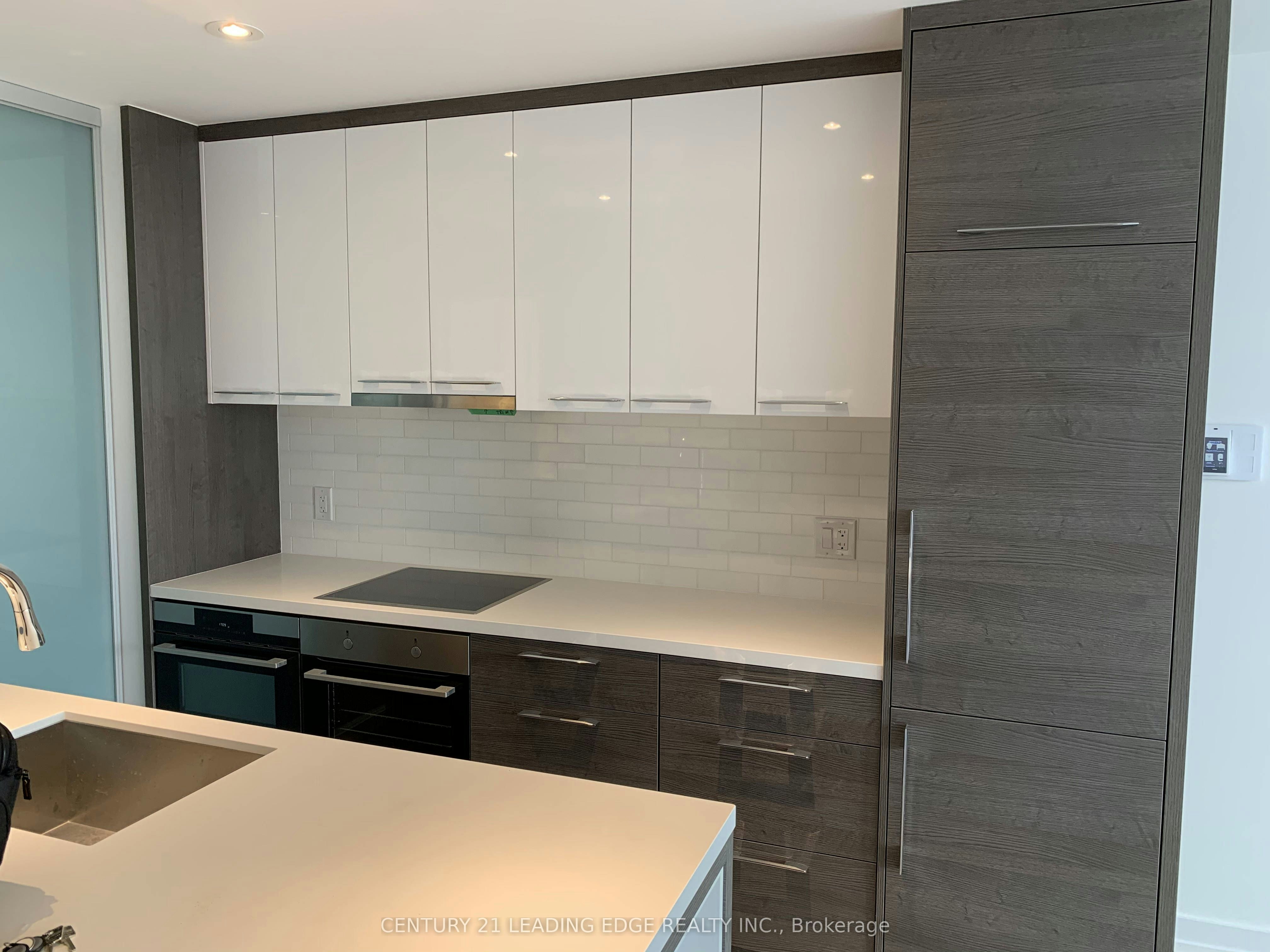 3301-488 University Avenue, Toronto, ON, M5G 0C1 - 8