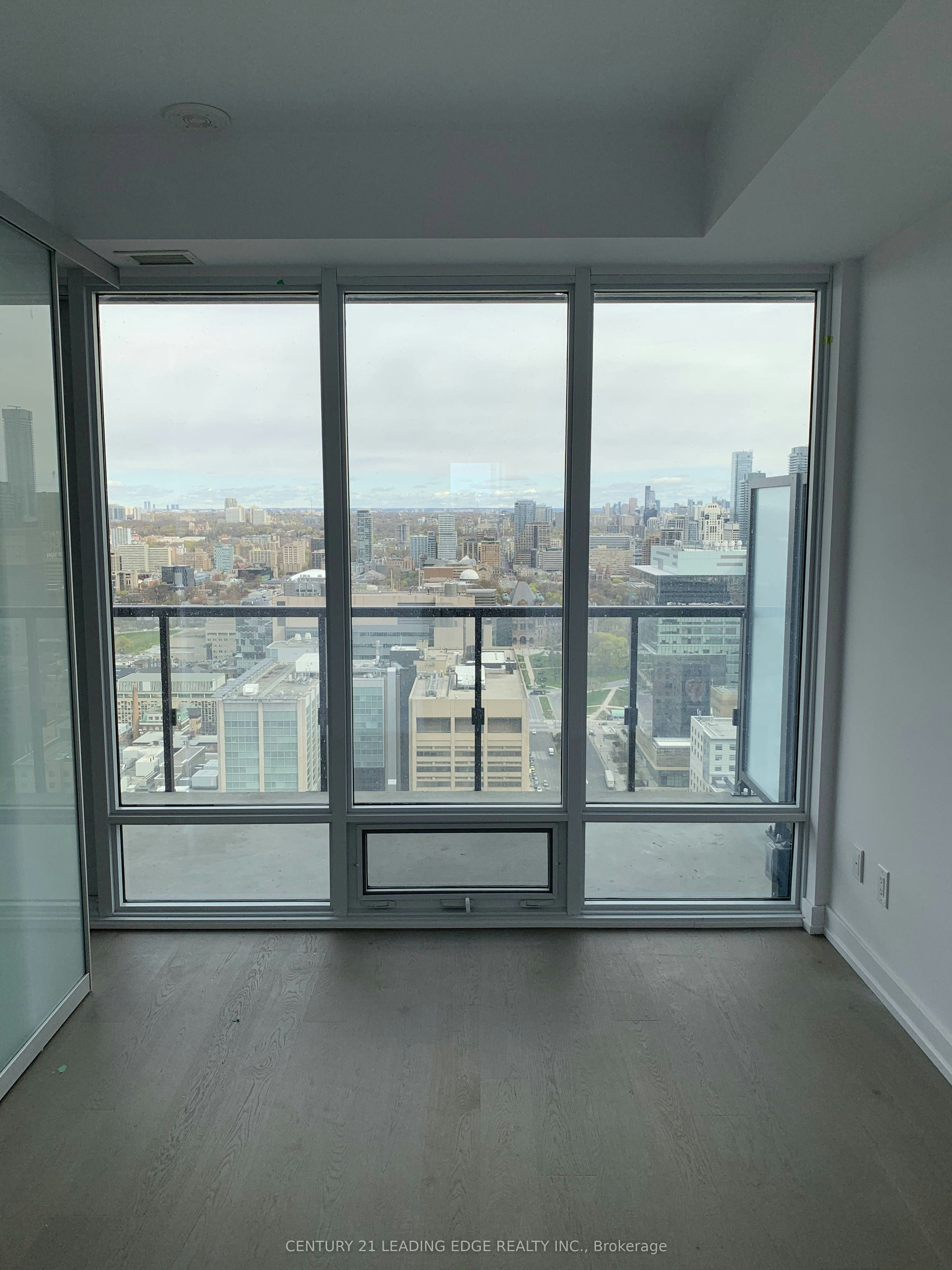 3301-488 University Avenue, Toronto, ON, M5G 0C1 - 11
