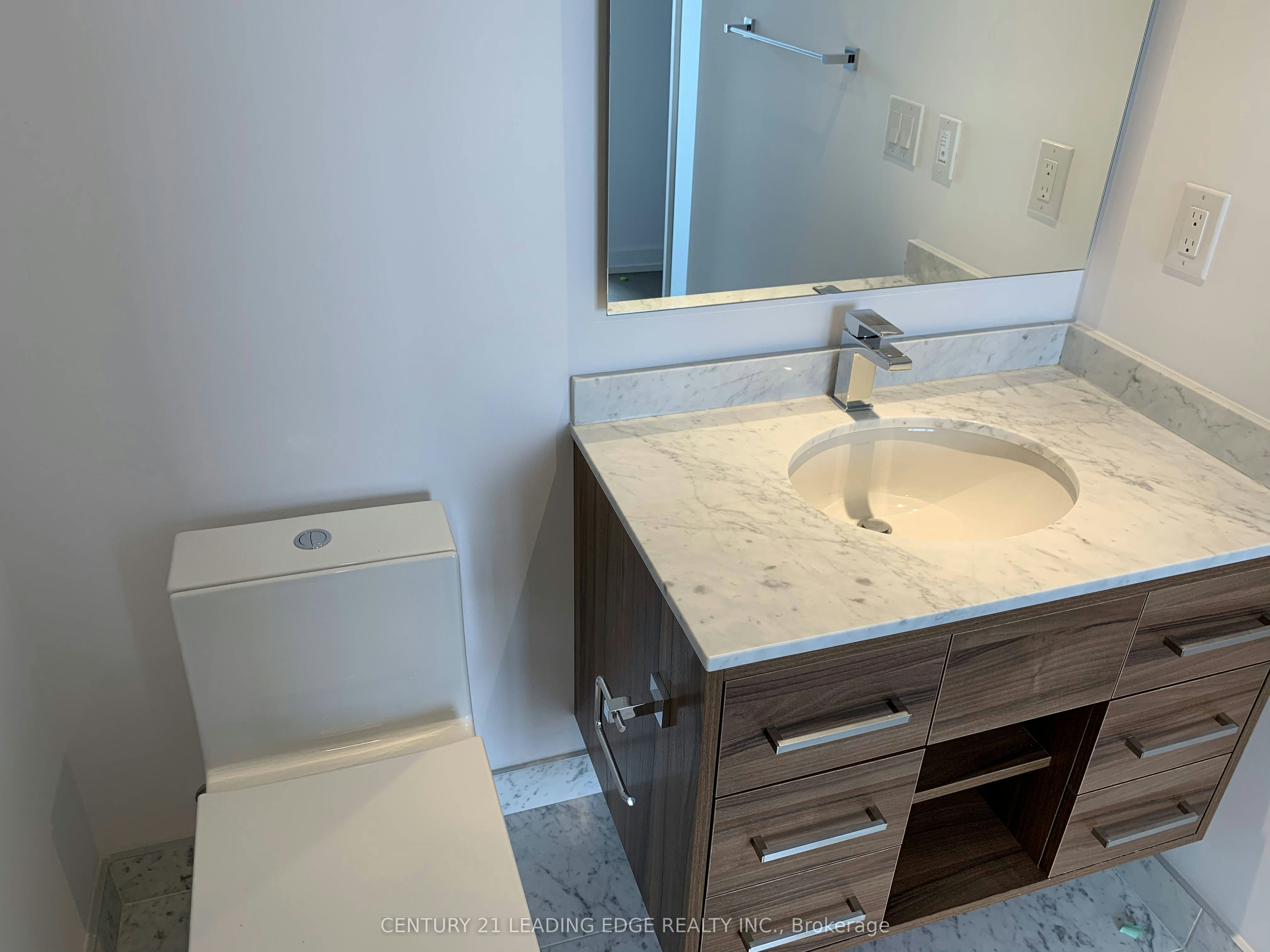 3301-488 University Avenue, Toronto, ON, M5G 0C1 - 14