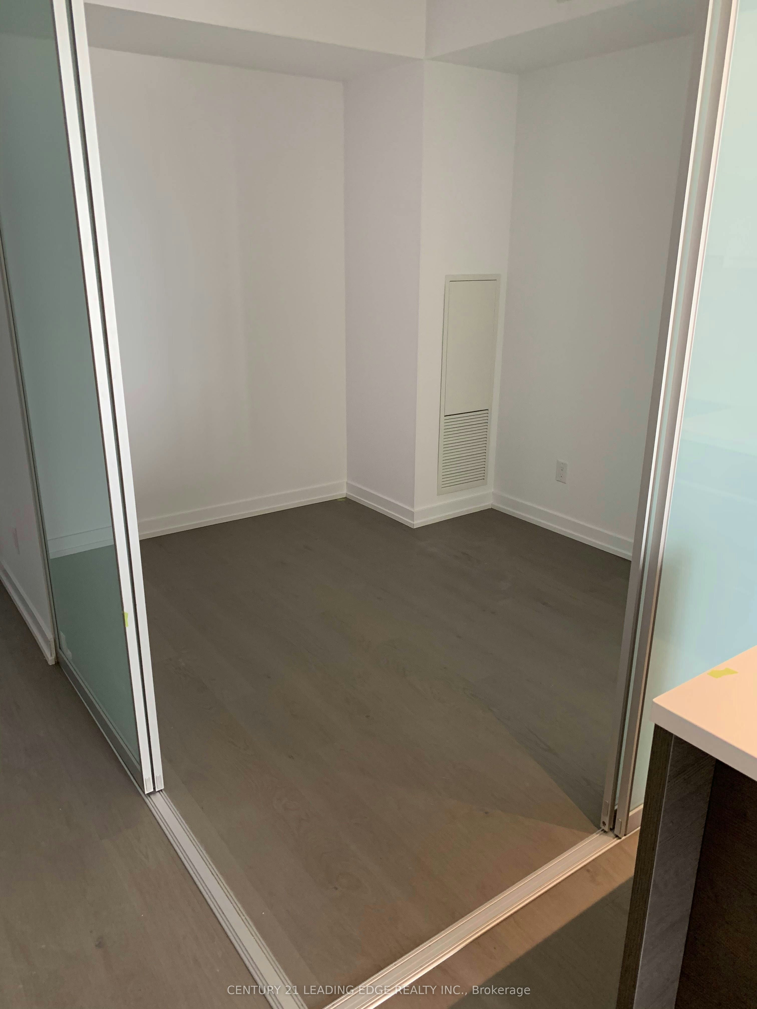 3301-488 University Avenue, Toronto, ON, M5G 0C1 - 3