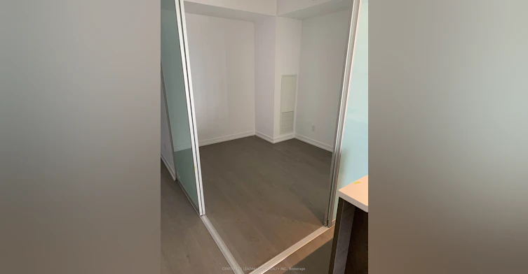 3301-488 University Avenue, Toronto, ON, M5G 0C1 - 3