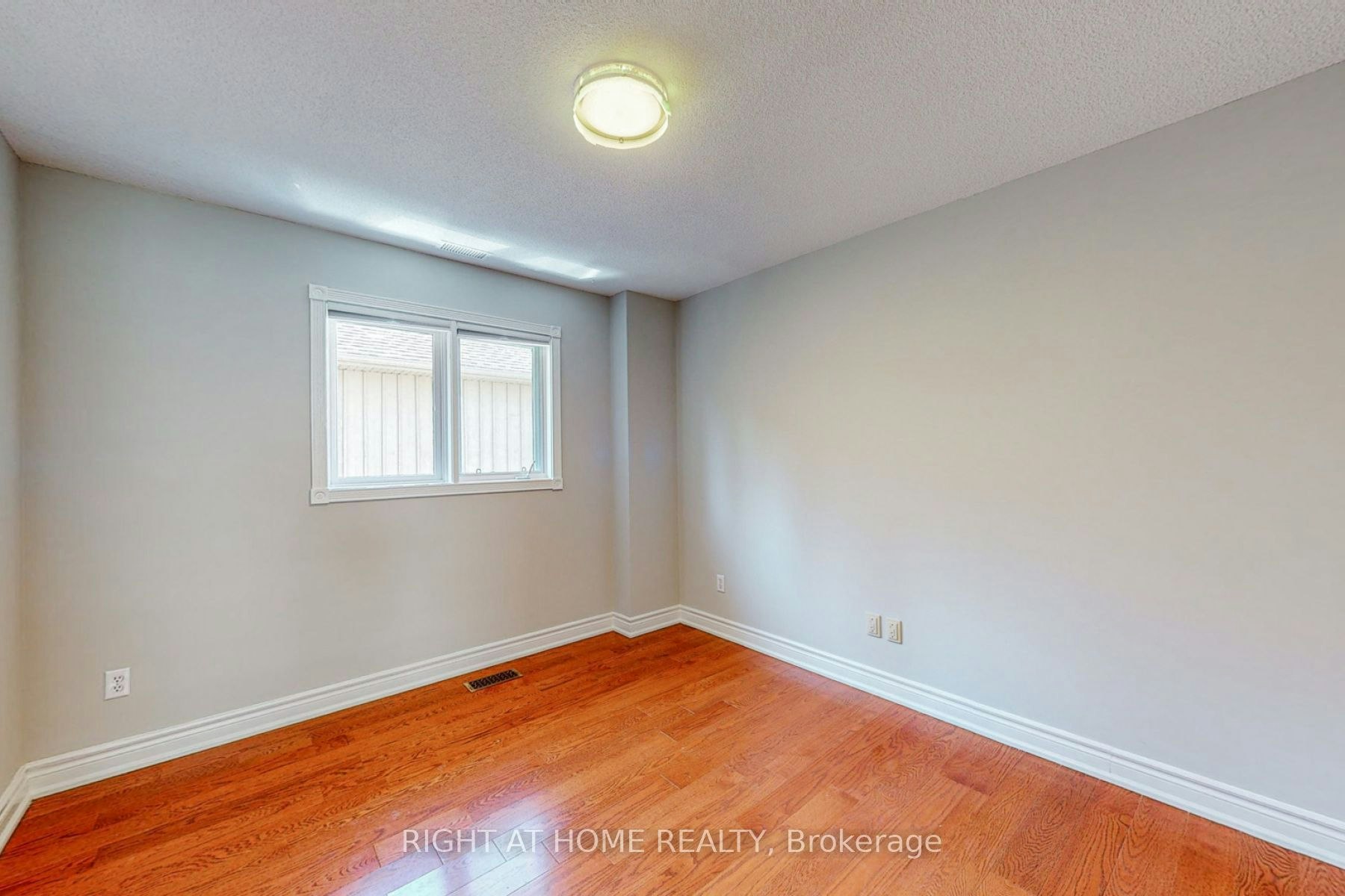 183 Cameron Avenue, Toronto, ON, M2N 1E6 - 8