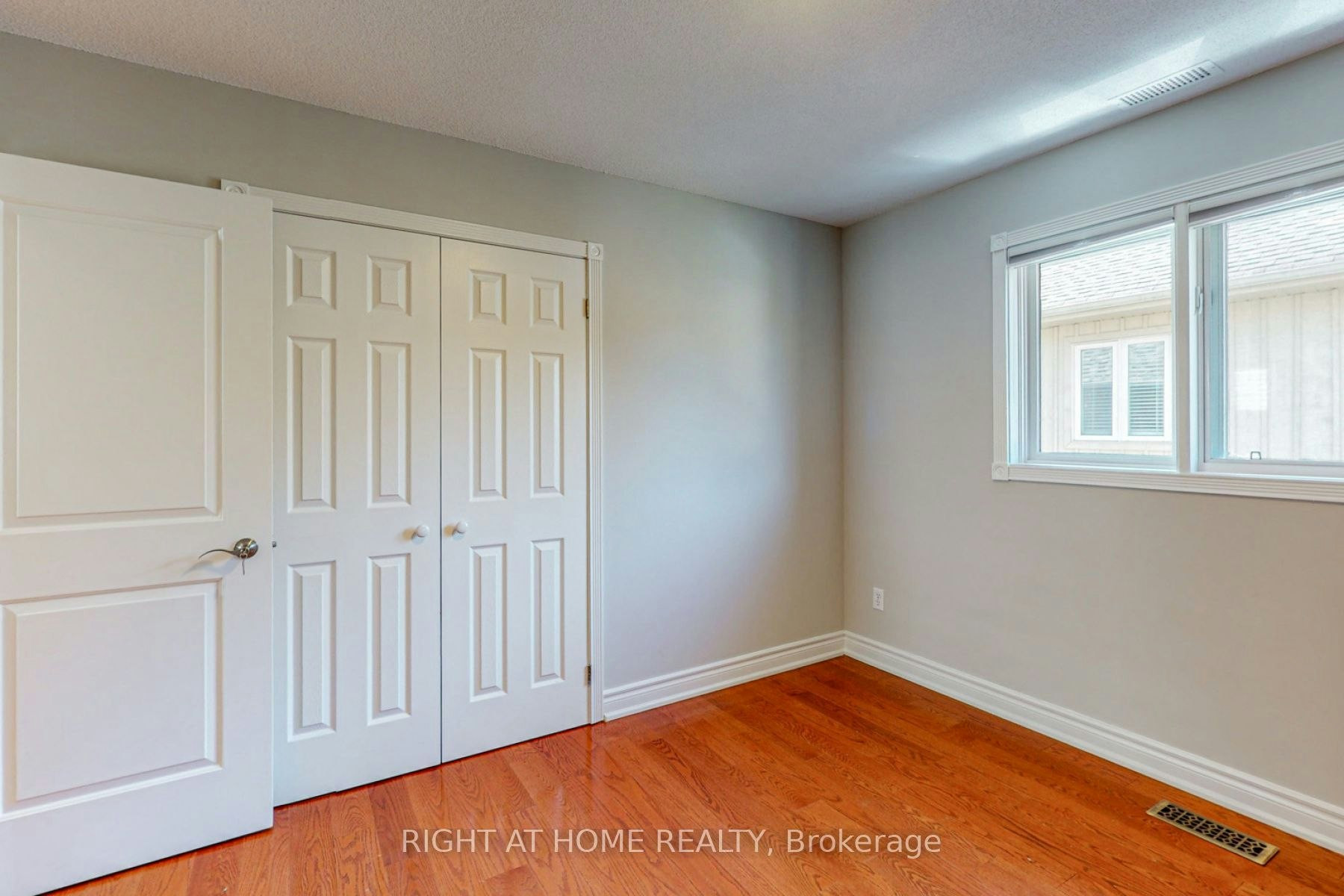 183 Cameron Avenue, Toronto, ON, M2N 1E6 - 9