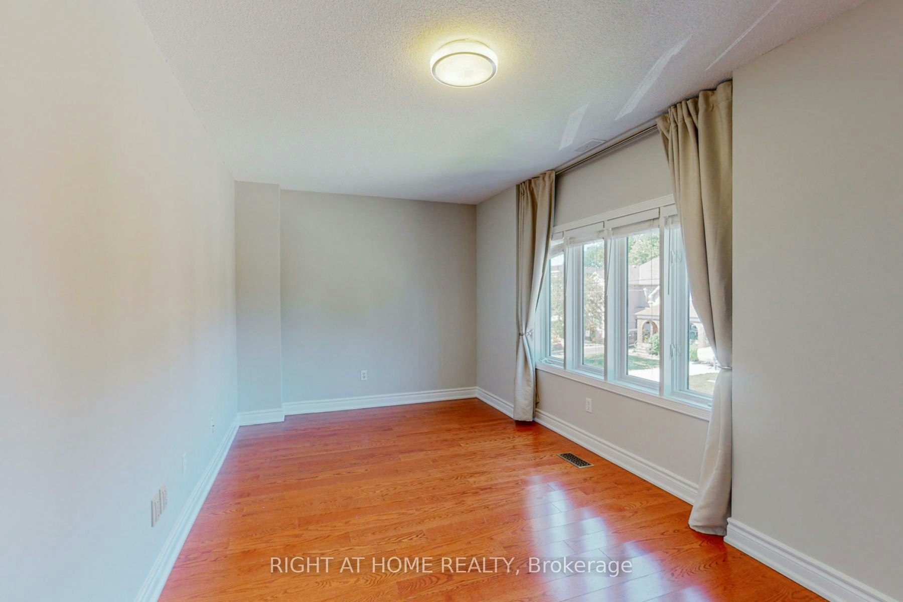 183 Cameron Avenue, Toronto, ON, M2N 1E6 - 10