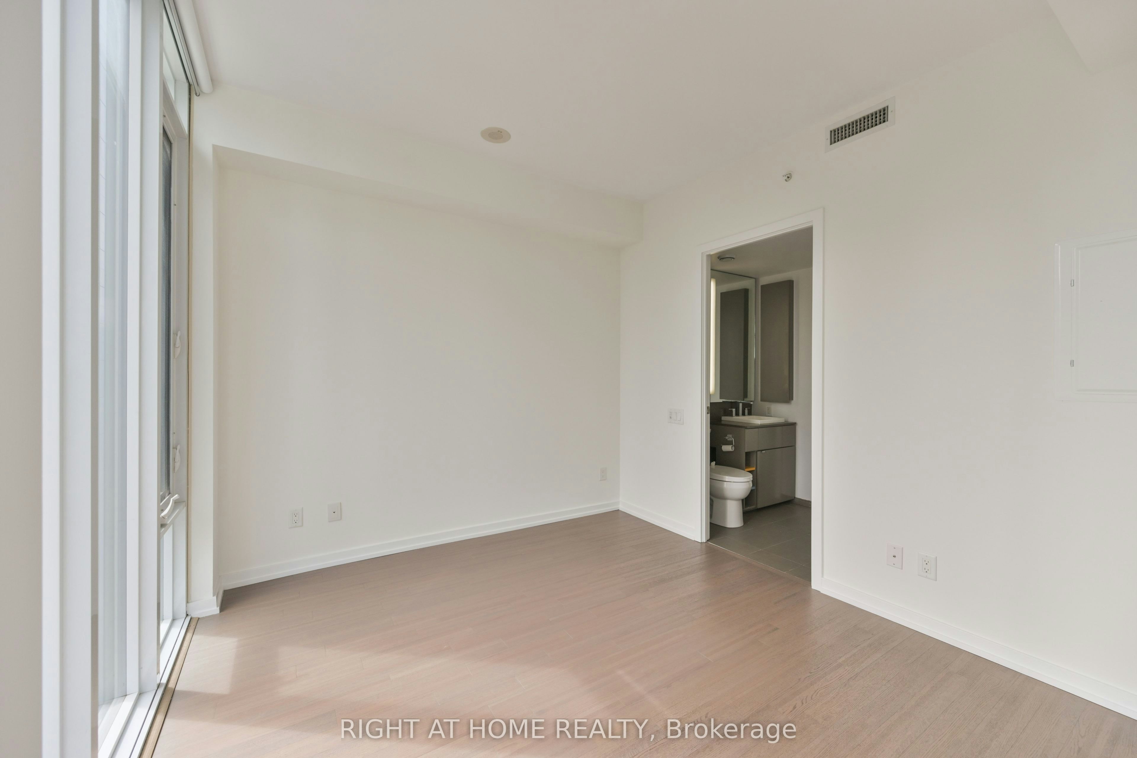 3903-101 Peter Street, Toronto, ON, M5V 2G9 - 12