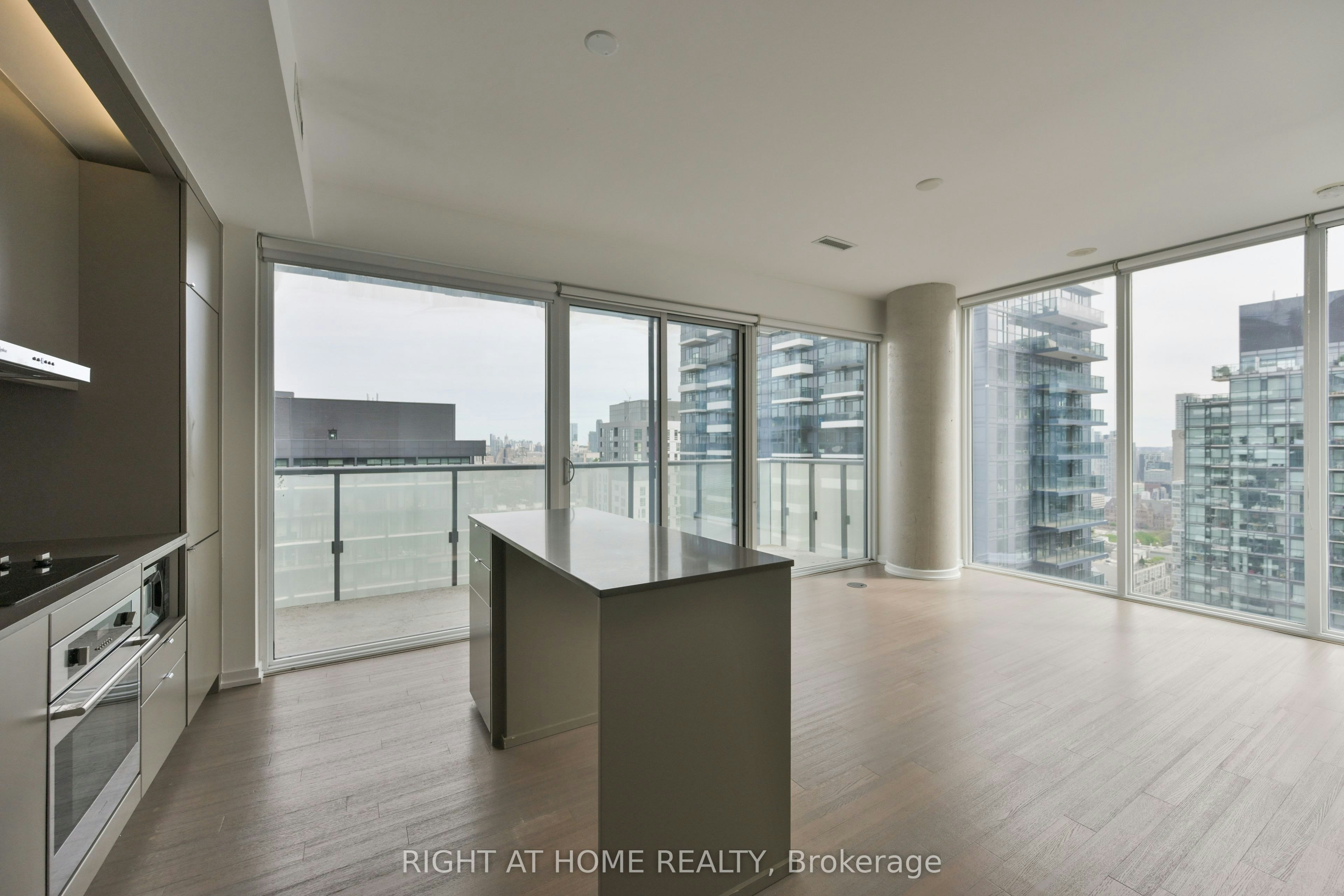 3903-101 Peter Street, Toronto, ON, M5V 2G9 - 3