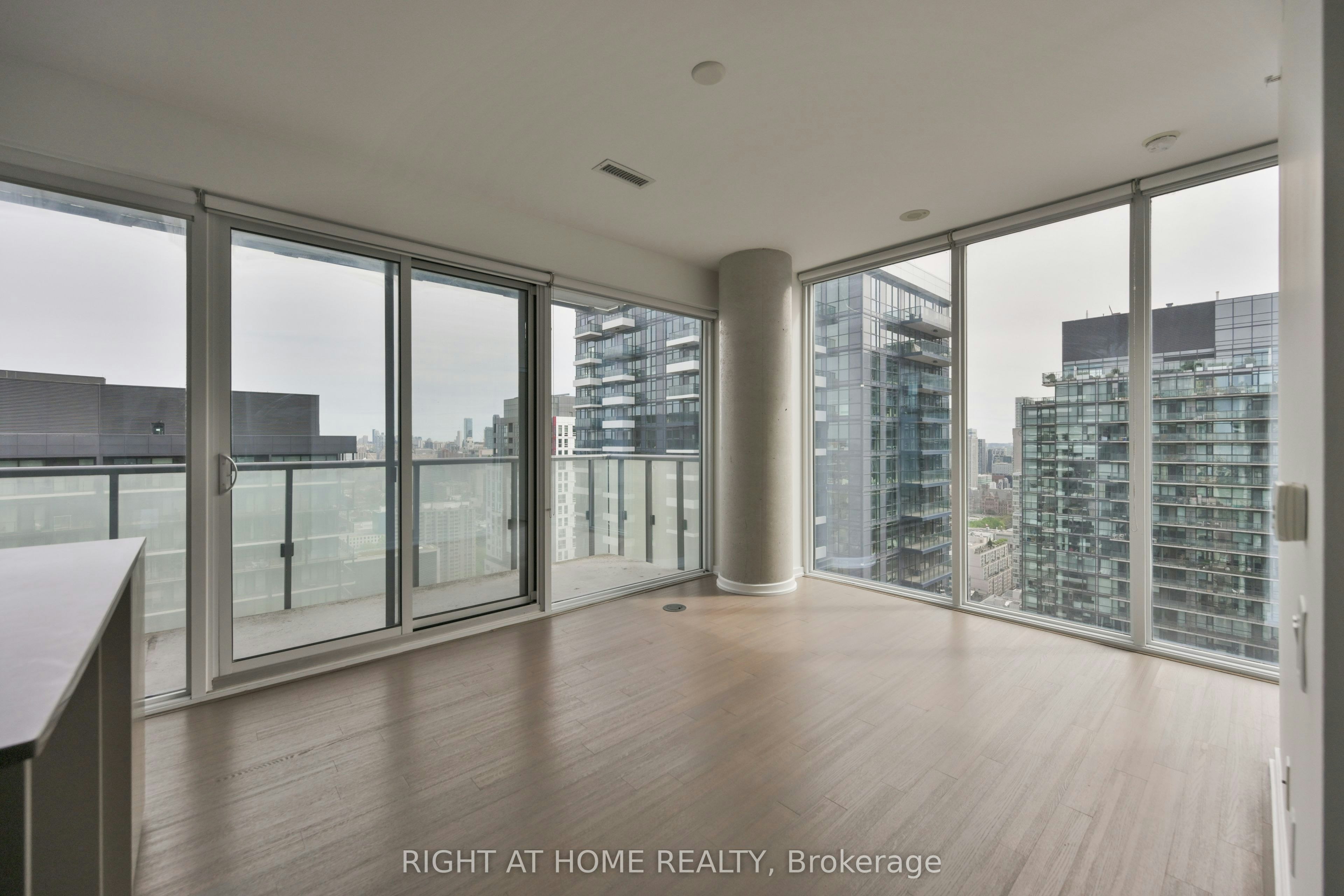 3903-101 Peter Street, Toronto, ON, M5V 2G9 - 4