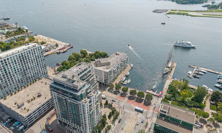 1104-410 Queens Quay W