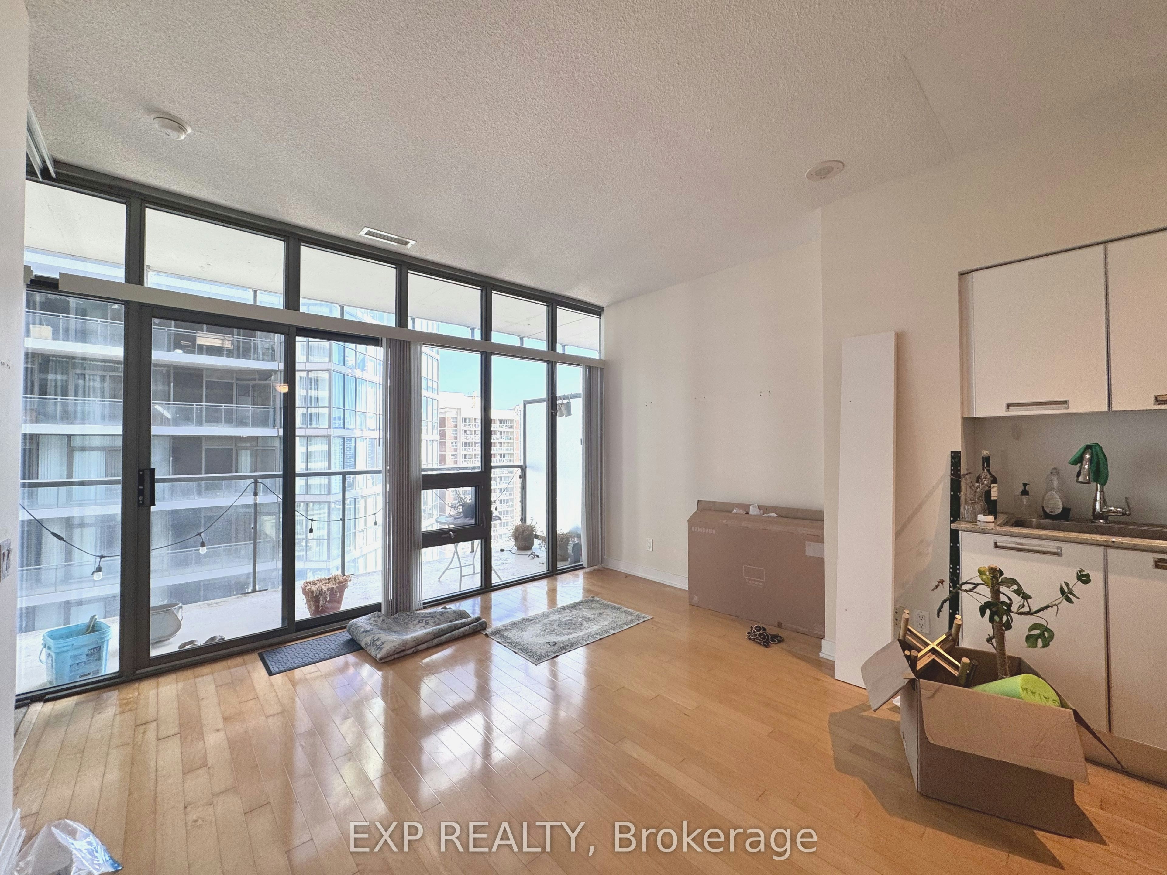 2001-33 Charles Street E, Toronto, ON, M4Y 0A2 - 6