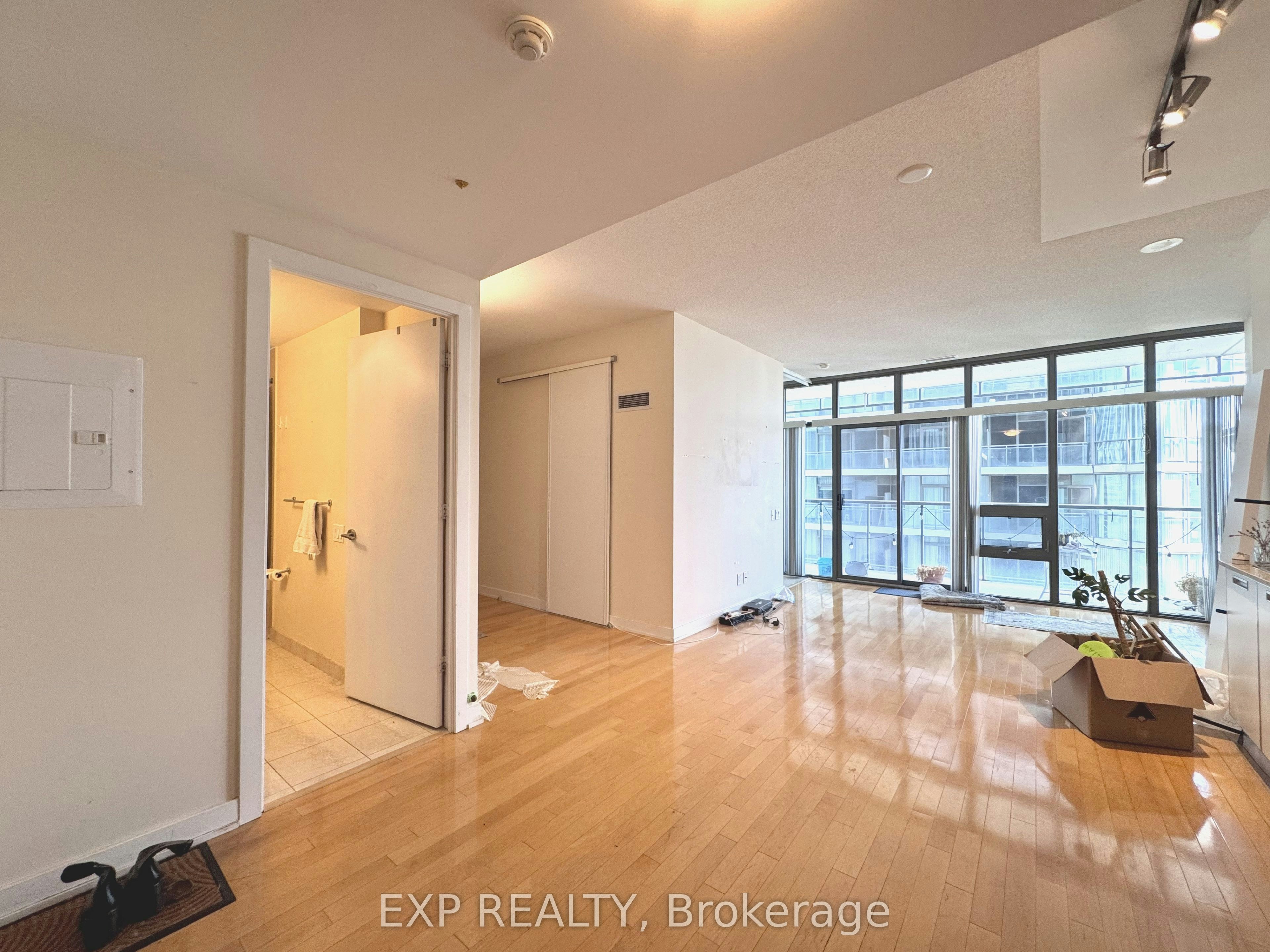 2001-33 Charles Street E, Toronto, ON, M4Y 0A2 - 2