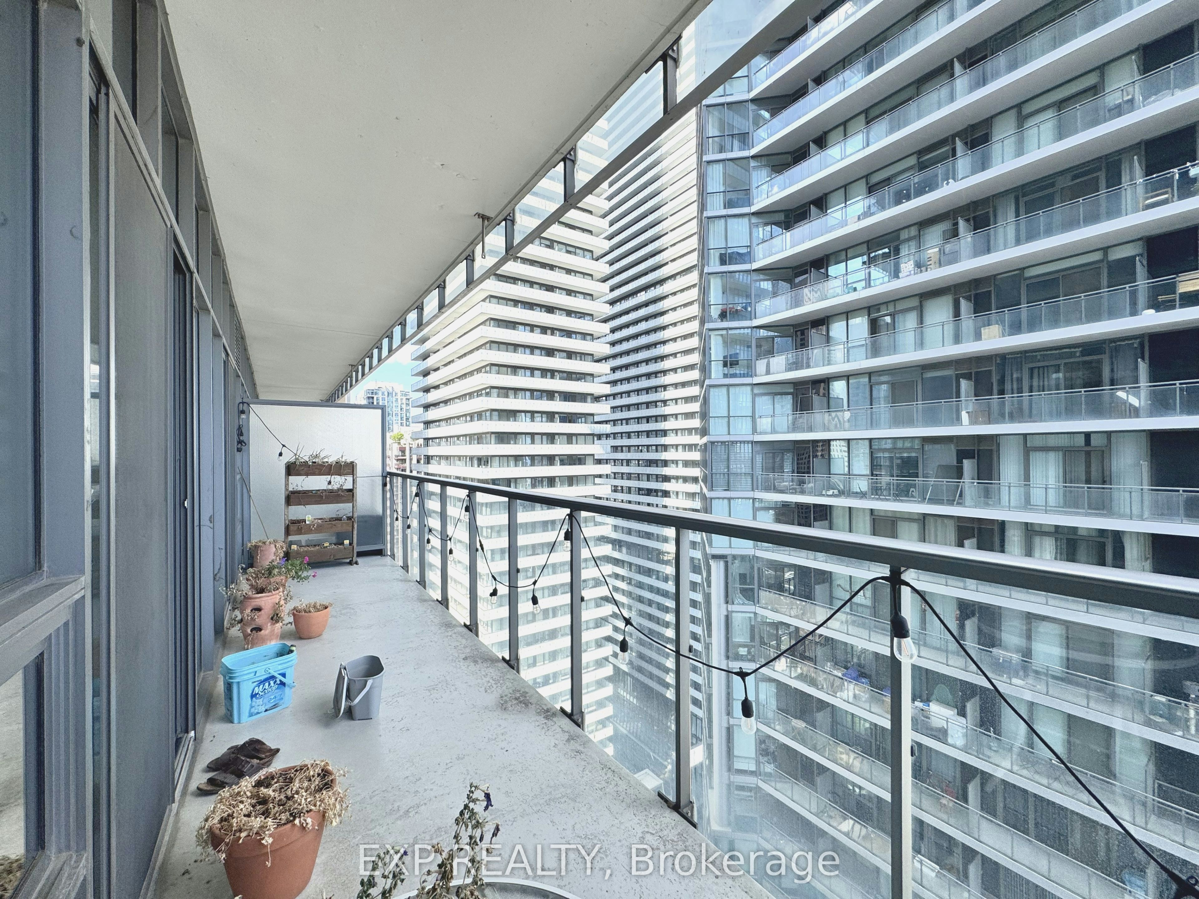 2001-33 Charles Street E, Toronto, ON, M4Y 0A2 - 4
