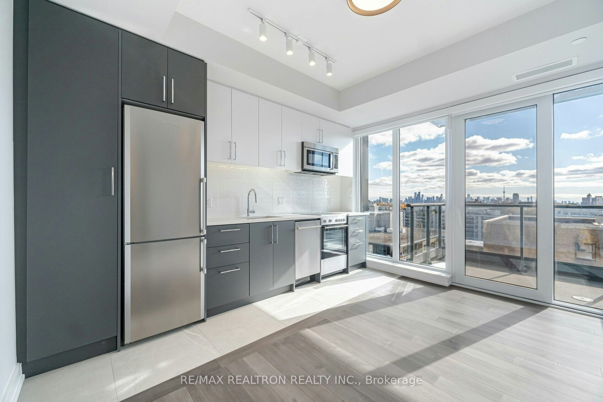 1111-2525 Bathurst Street, Toronto, ON, M6B 2Y9 - 4