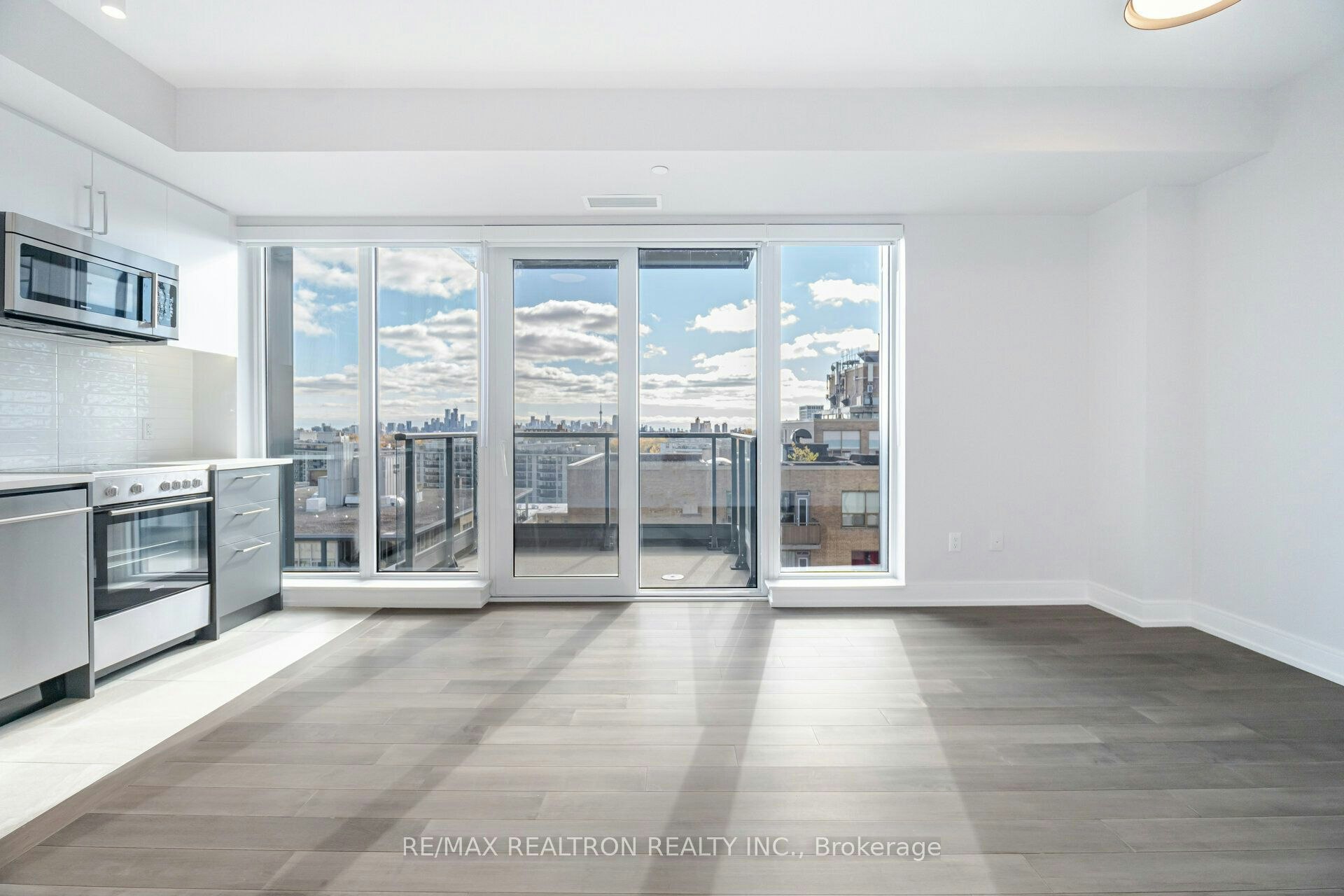 1111-2525 Bathurst Street, Toronto, ON, M6B 2Y9 - 2