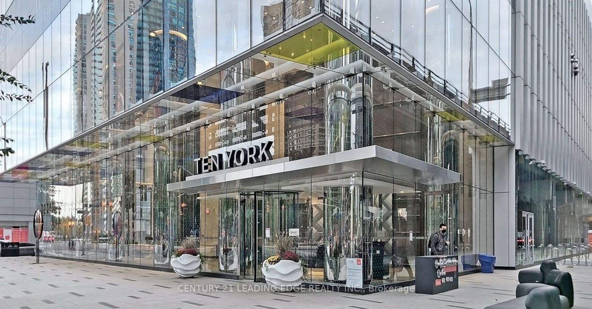 5407-10 York Street, Toronto, ON, M5J 0E1 - 2