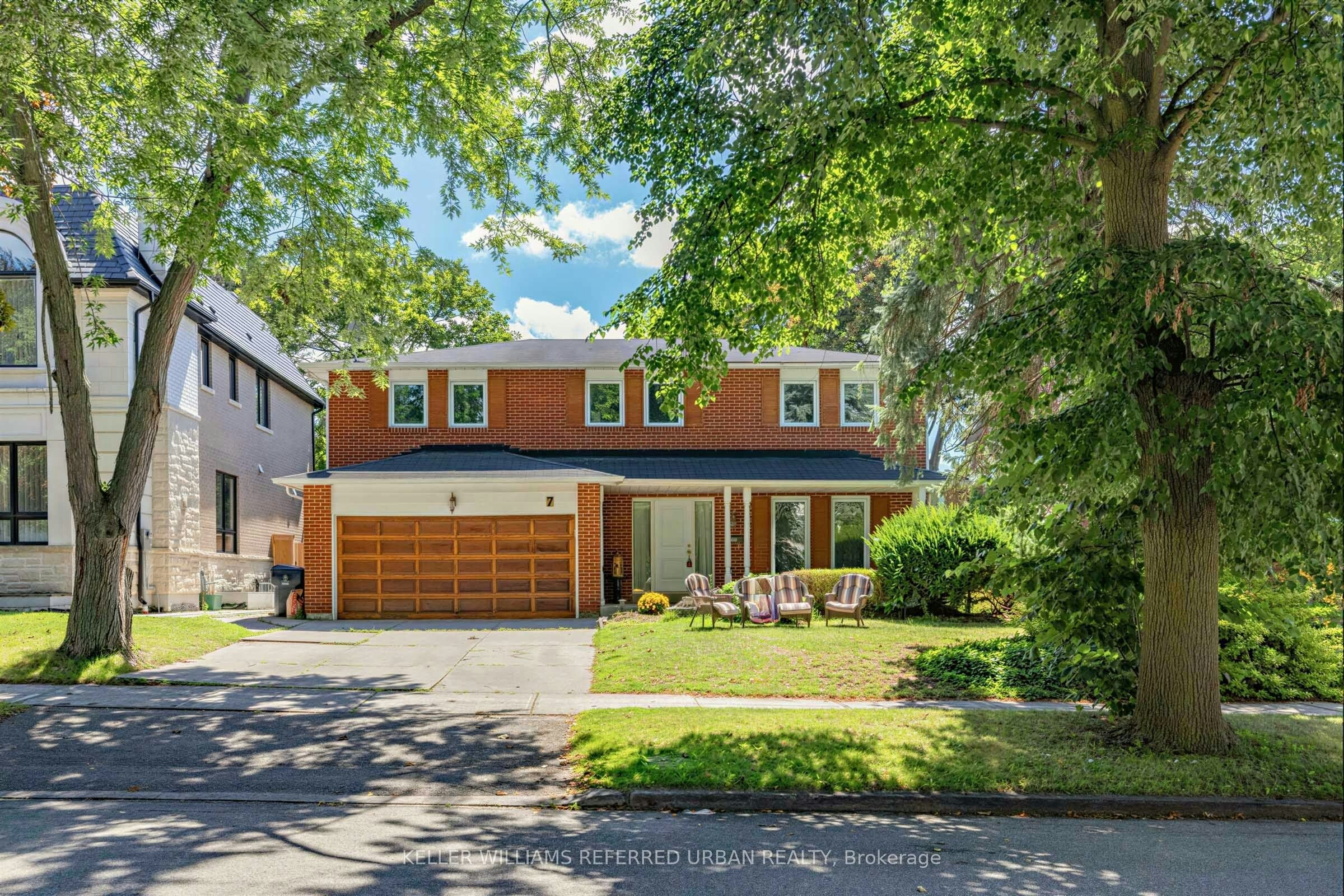 7 Chipstead Road, Toronto, ON, M3B 3E5