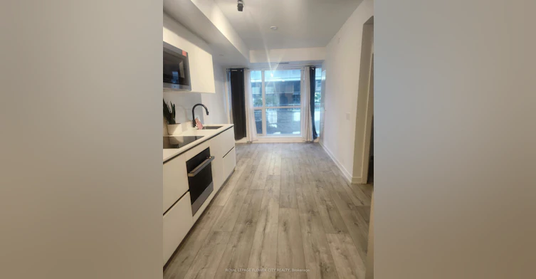 704-327 King Street W, Toronto, ON, M5V 0W7 - 5