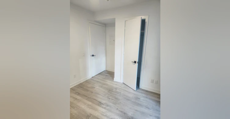 704-327 King Street W, Toronto, ON, M5V 0W7 - 3