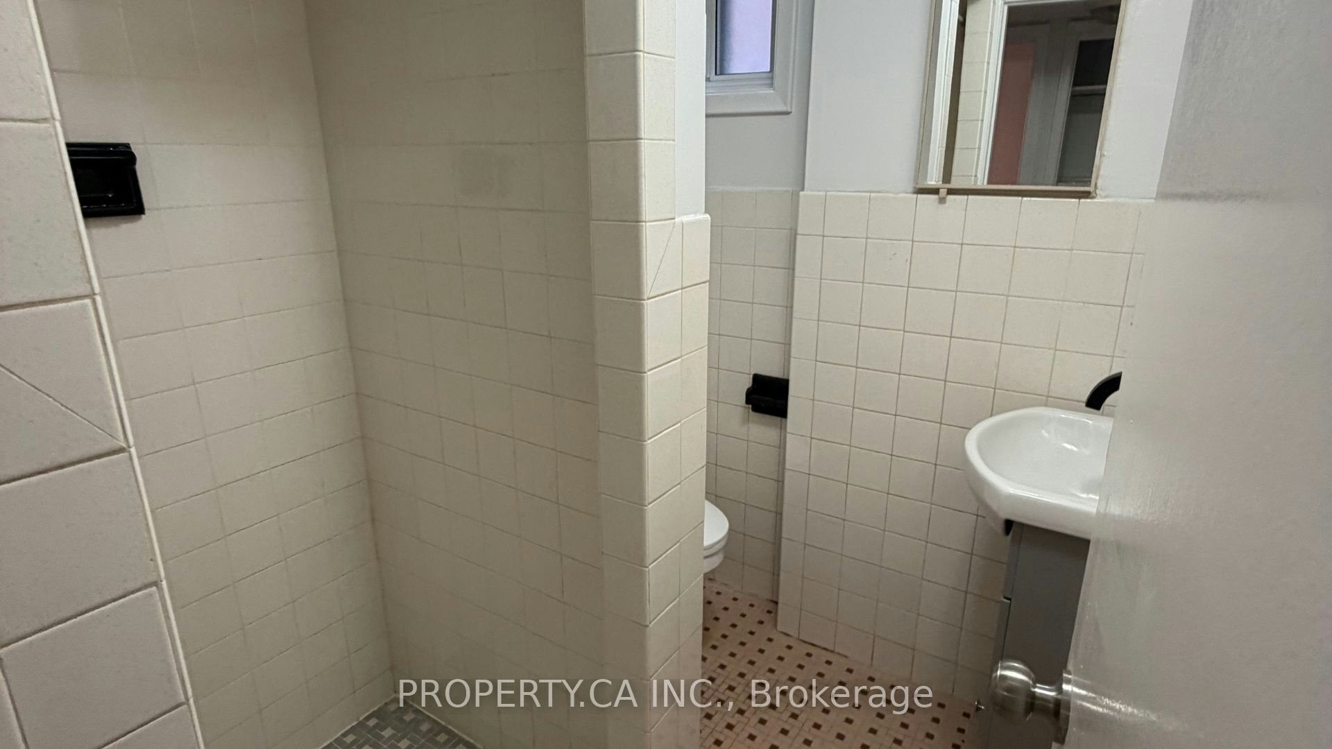 Lower Level-46 Hove Street, Toronto, ON, M3H 4Y9 - 17