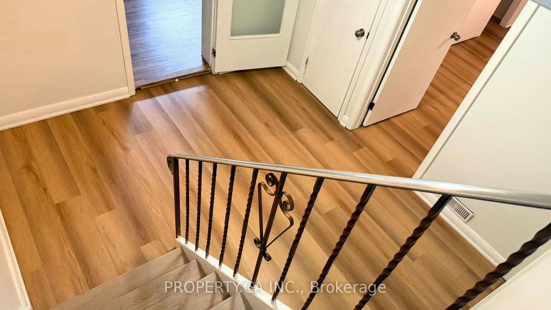 Lower Level-46 Hove Street, Toronto, ON, M3H 4Y9 - 3
