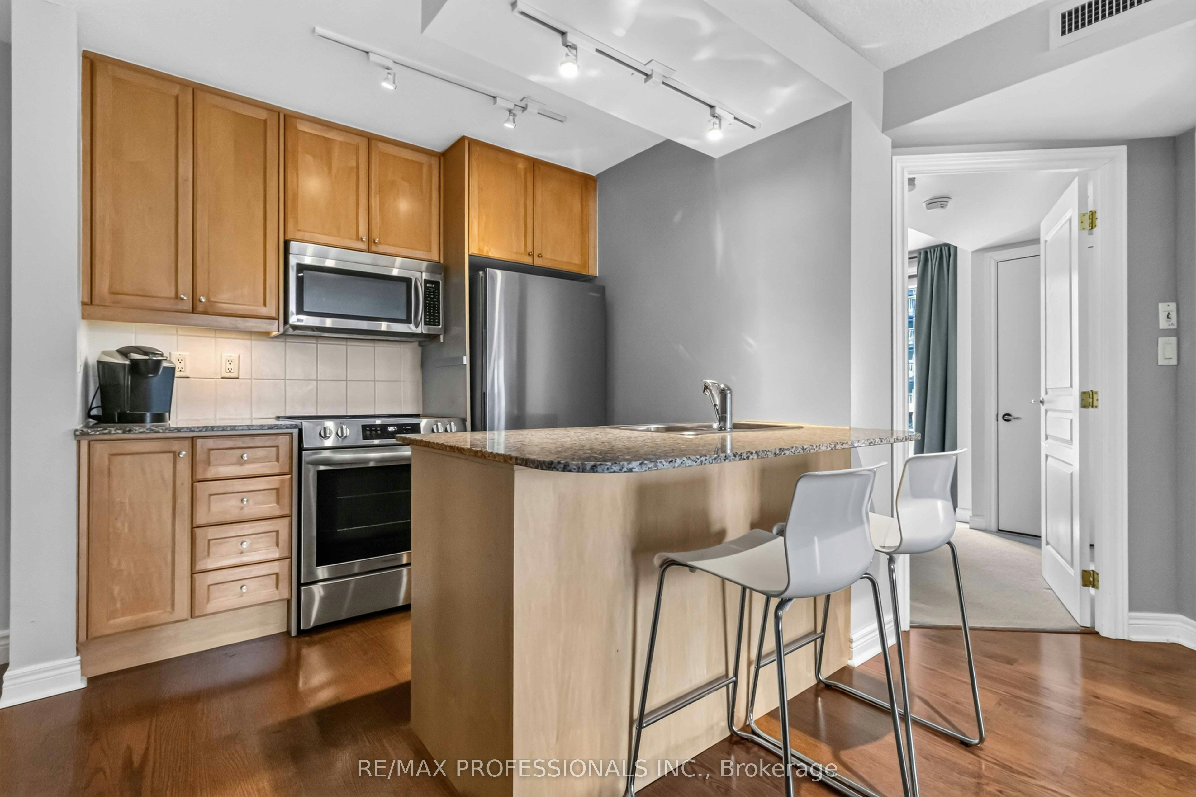 601-100 Hayden Street, Toronto, ON, M4Y 3C7 - 2