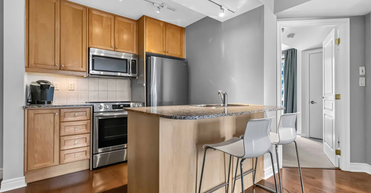 601-100 Hayden Street, Toronto, ON, M4Y 3C7 - 2