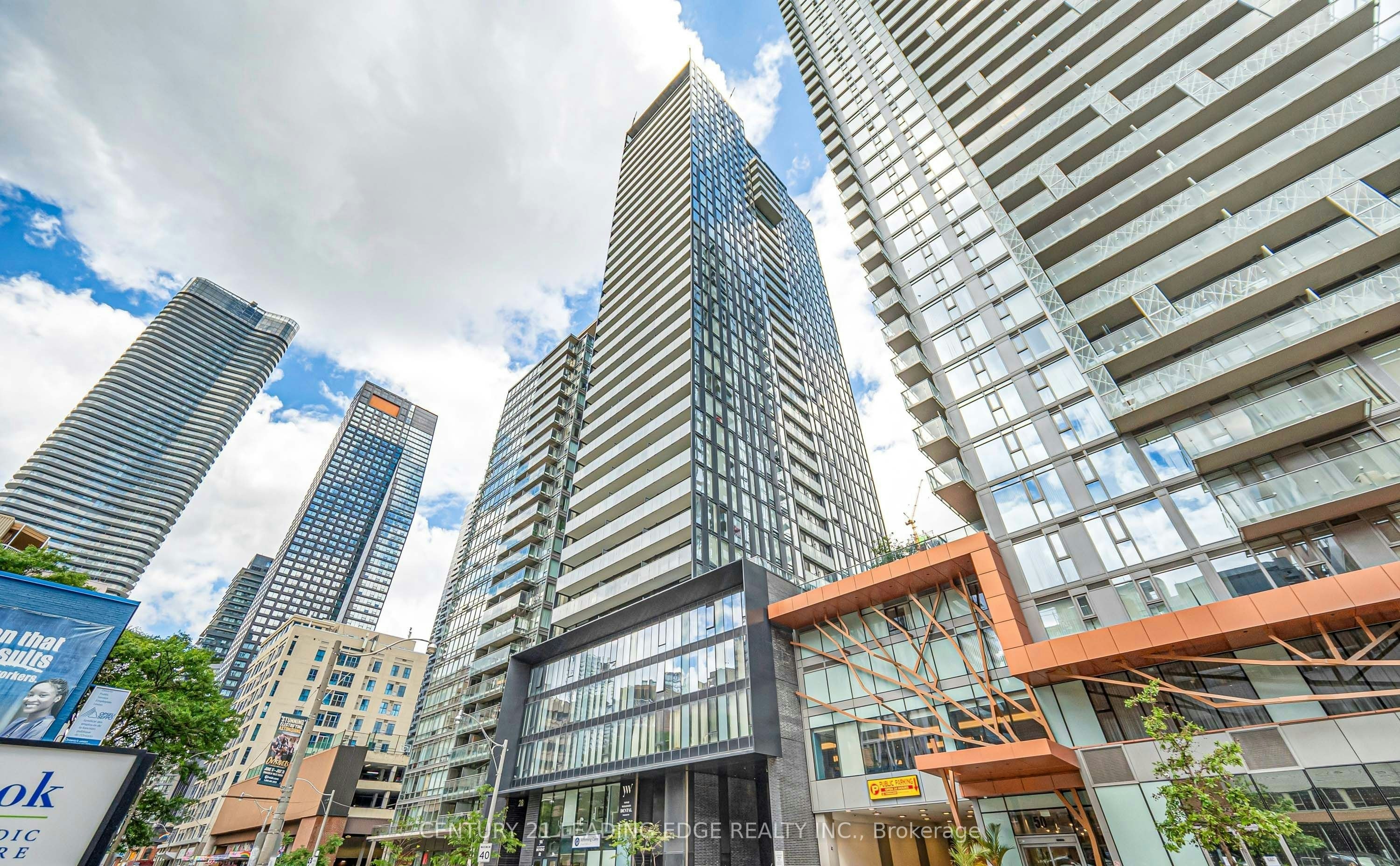 3208-28 Wellesley Street E, Toronto, ON, M4Y 0C4