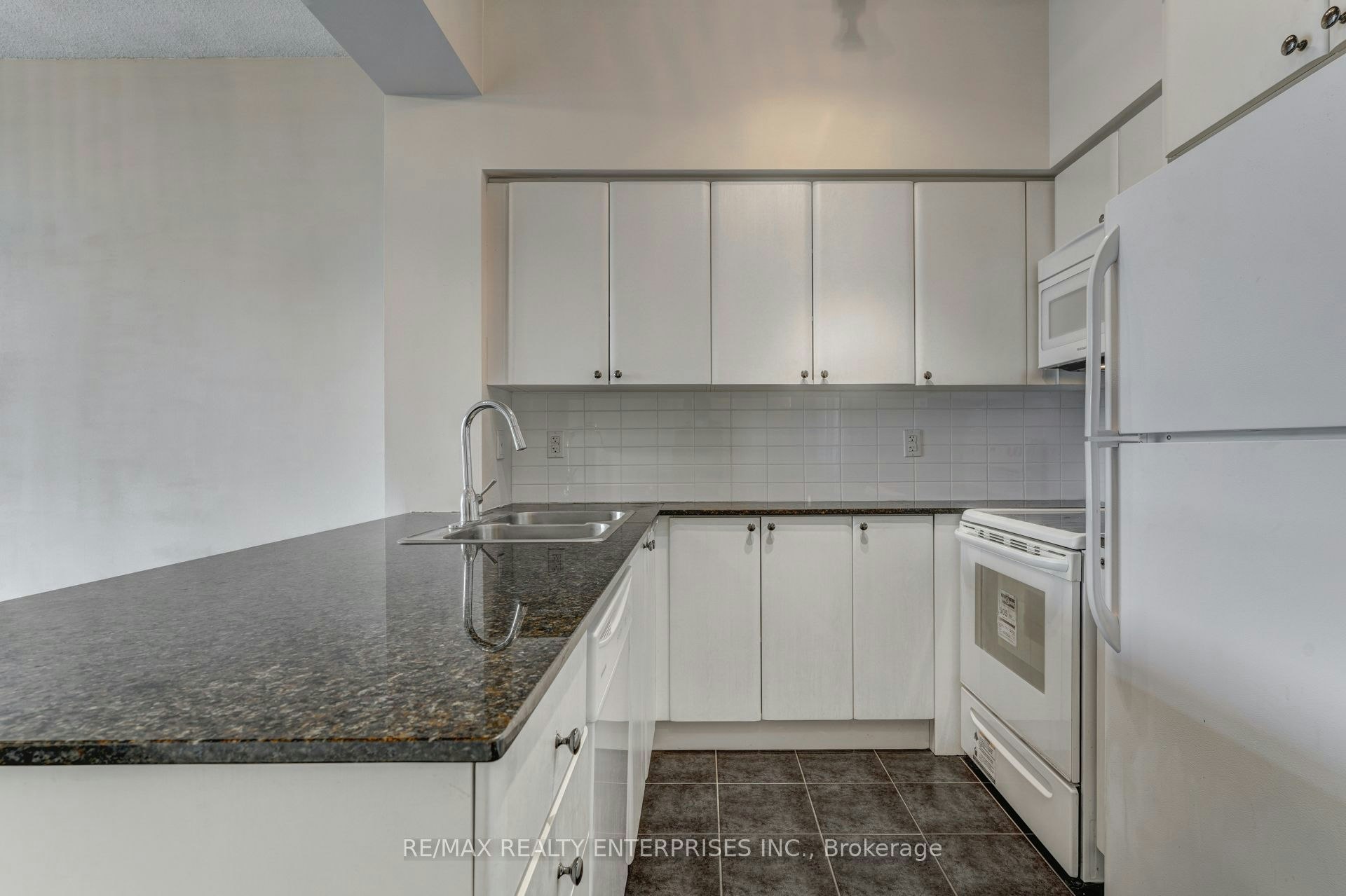 1015-525 Wilson Avenue, Toronto, ON, M3H 0A7 - 11