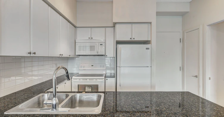 1015-525 Wilson Avenue, Toronto, ON, M3H 0A7 - 9