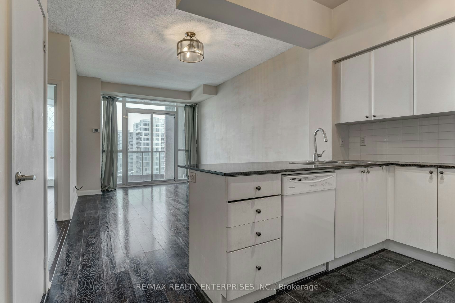 1015-525 Wilson Avenue, Toronto, ON, M3H 0A7 - 4