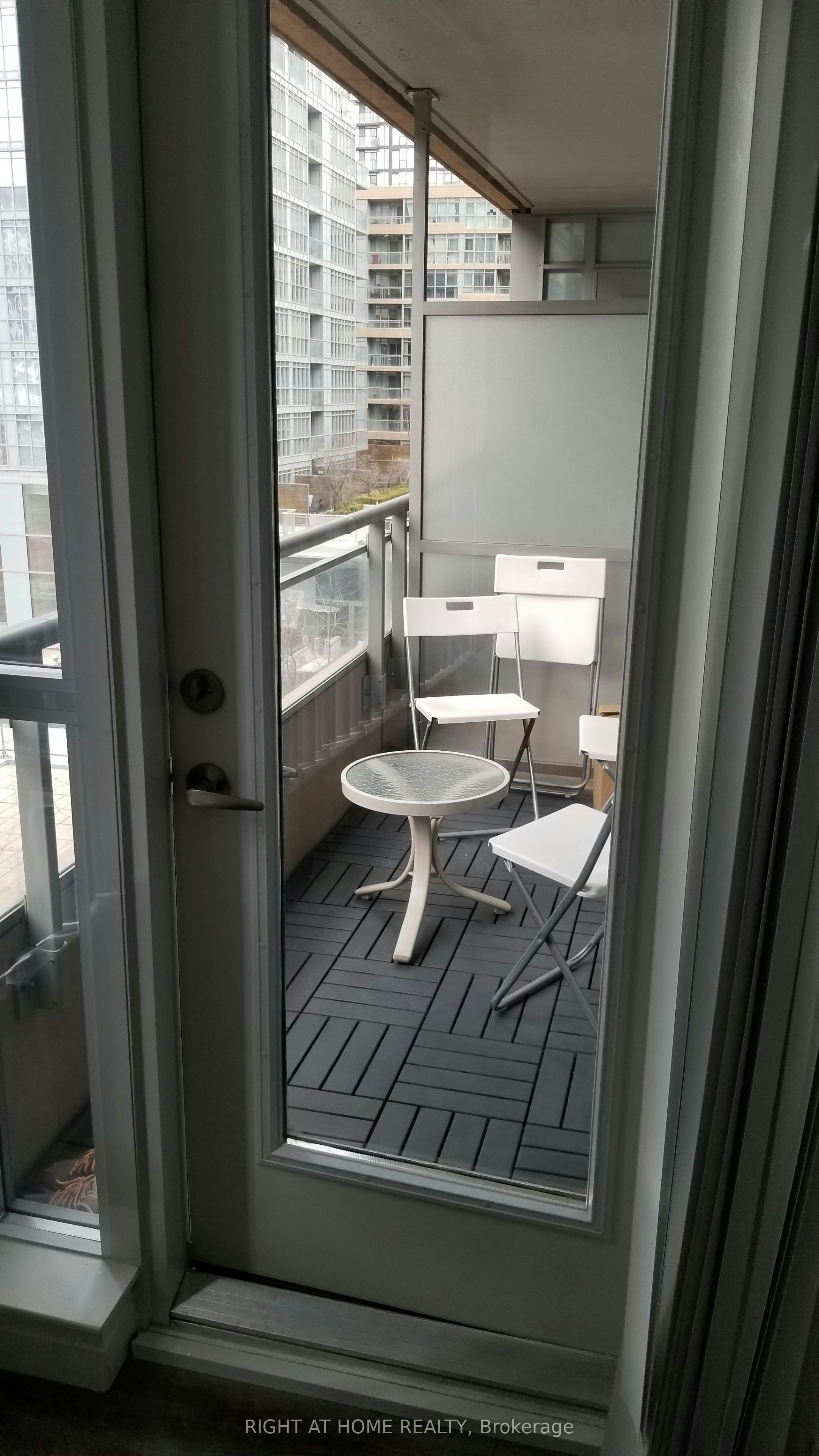 549-151 Dan Leckie Way, Toronto, ON, M5V 4B2 - 11