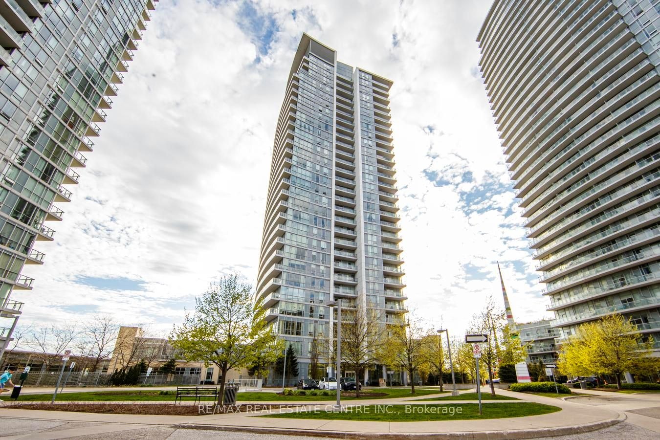 2707-66 Forest Manor Road, Toronto, ON, M2J 0B7