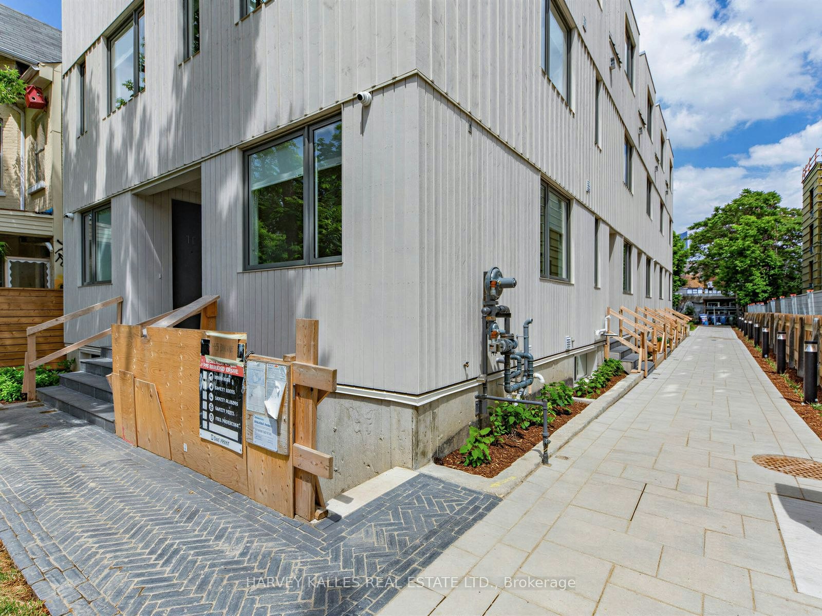 3a-45 Bellevue Avenue, Toronto, ON, M5T 2N5 - 4
