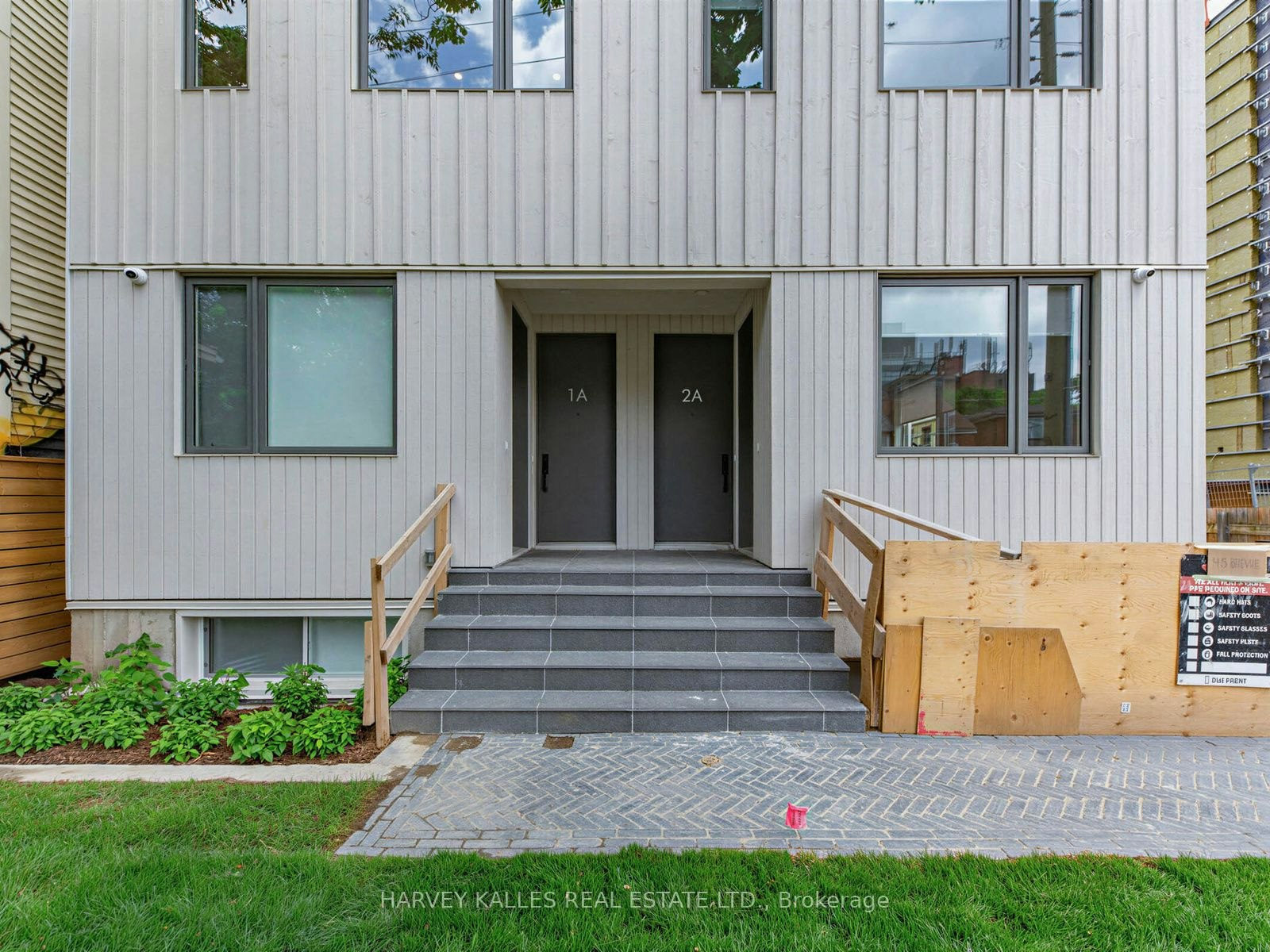 3a-45 Bellevue Avenue, Toronto, ON, M5T 2N5 - 3
