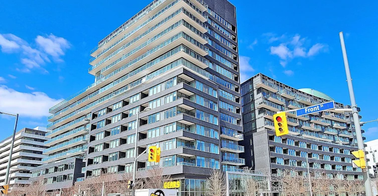 N525-120 Bayview Avenue, Toronto, ON, M5A 0G4