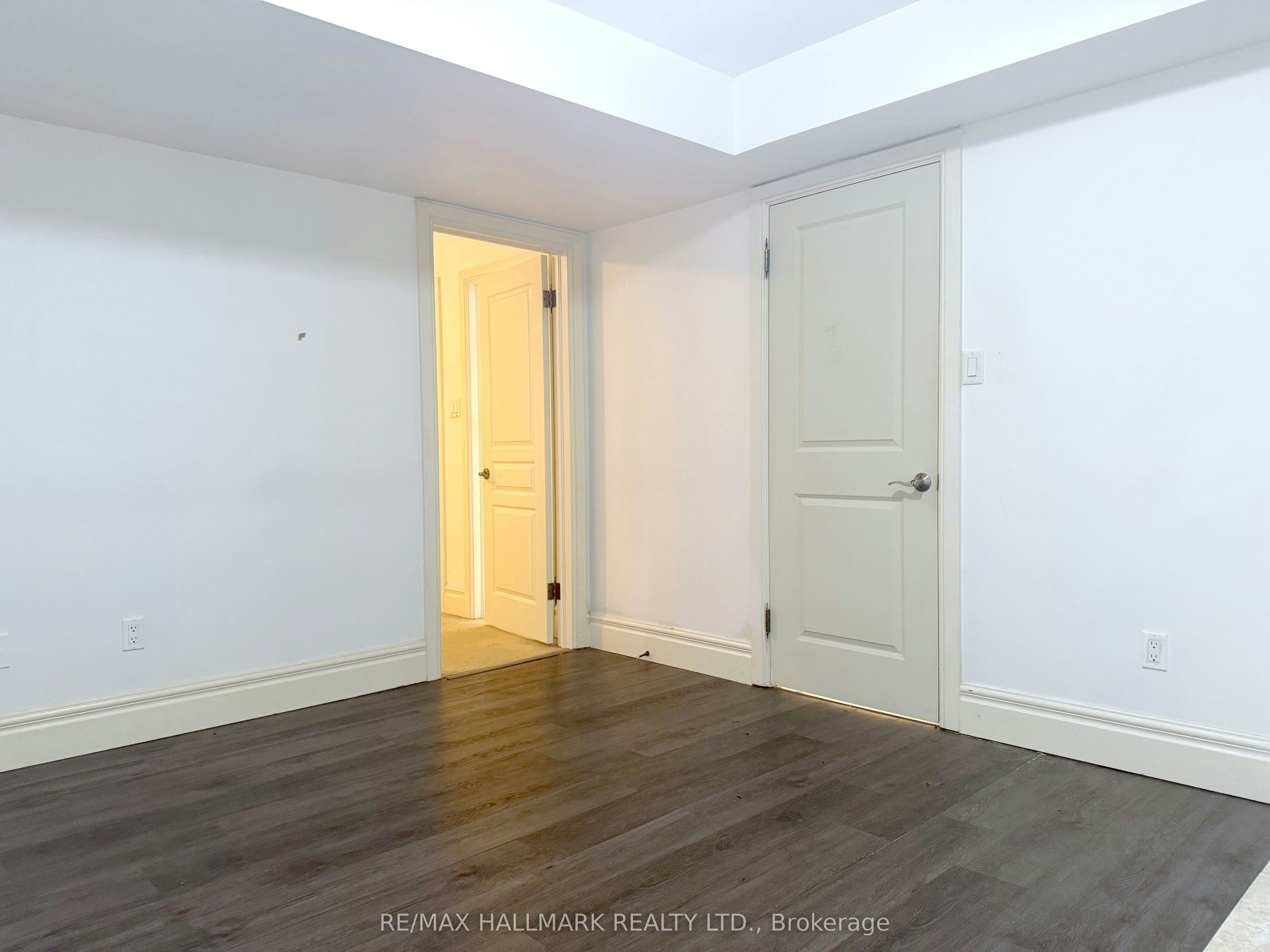 Basement 2-22 Roberta Drive, Toronto, ON, M6A 2J5 - 5