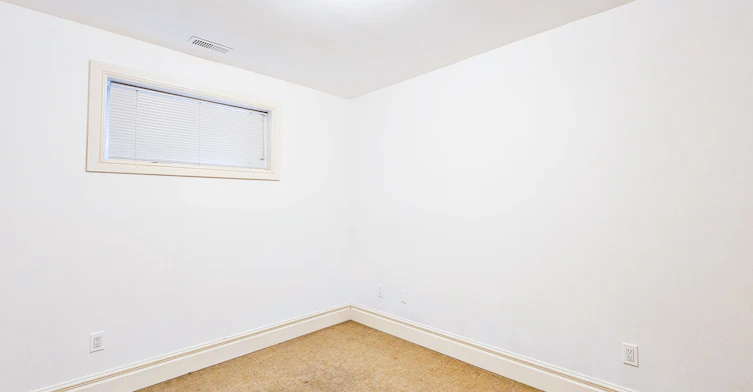 Basement 2-22 Roberta Drive, Toronto, ON, M6A 2J5 - 6