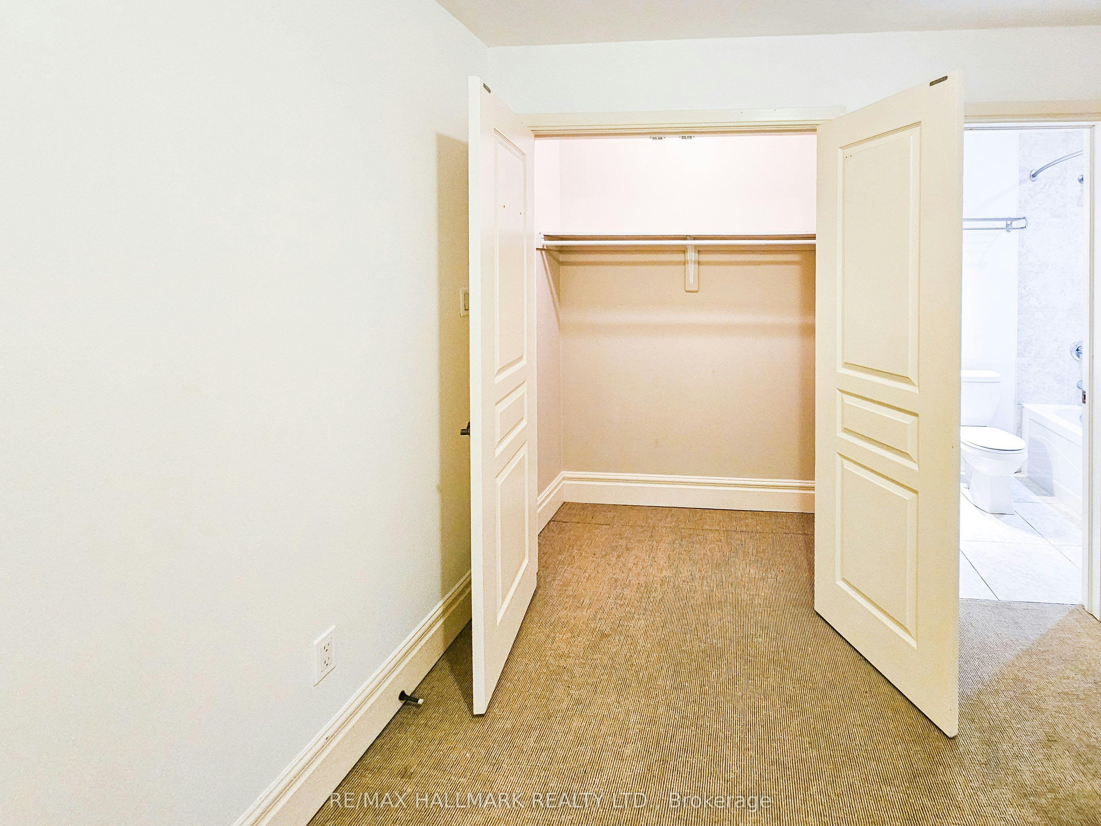 Basement 2-22 Roberta Drive, Toronto, ON, M6A 2J5 - 9
