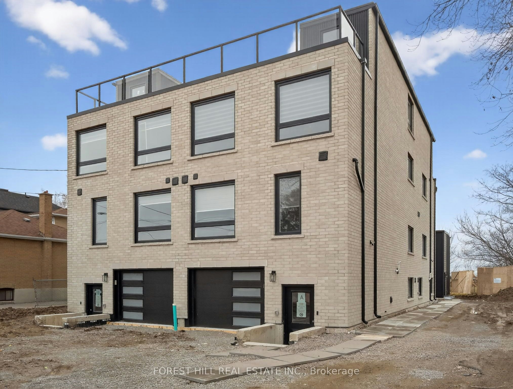 D-5 Hopperton Drive, Toronto, ON, M2L 2S5