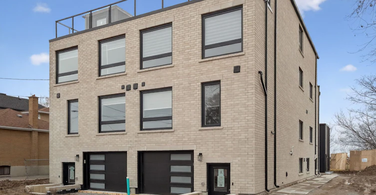 D-5 Hopperton Drive, Toronto, ON, M2L 2S5