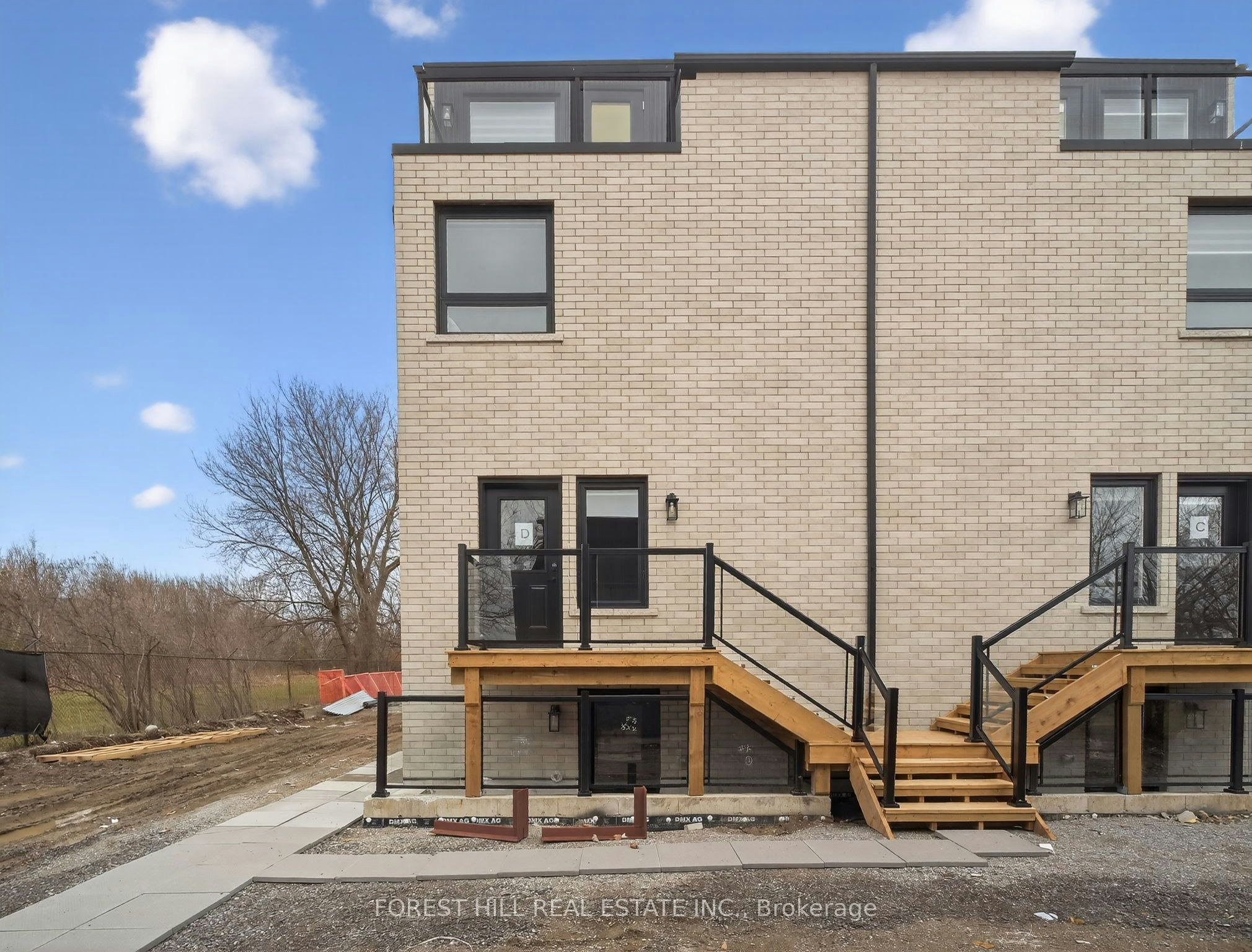 D-5 Hopperton Drive, Toronto, ON, M2L 2S5 - 2